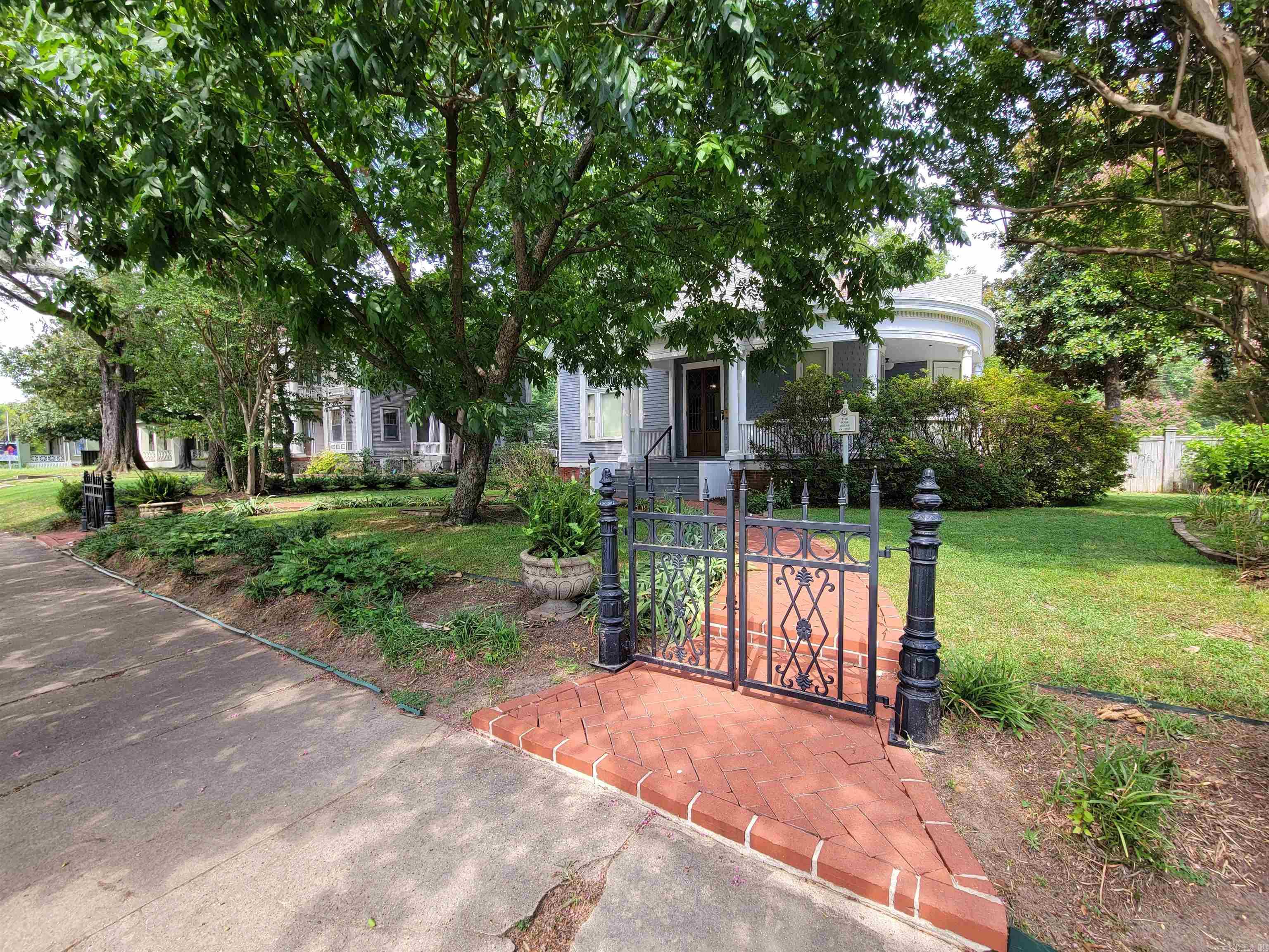 FULTONS - Residential