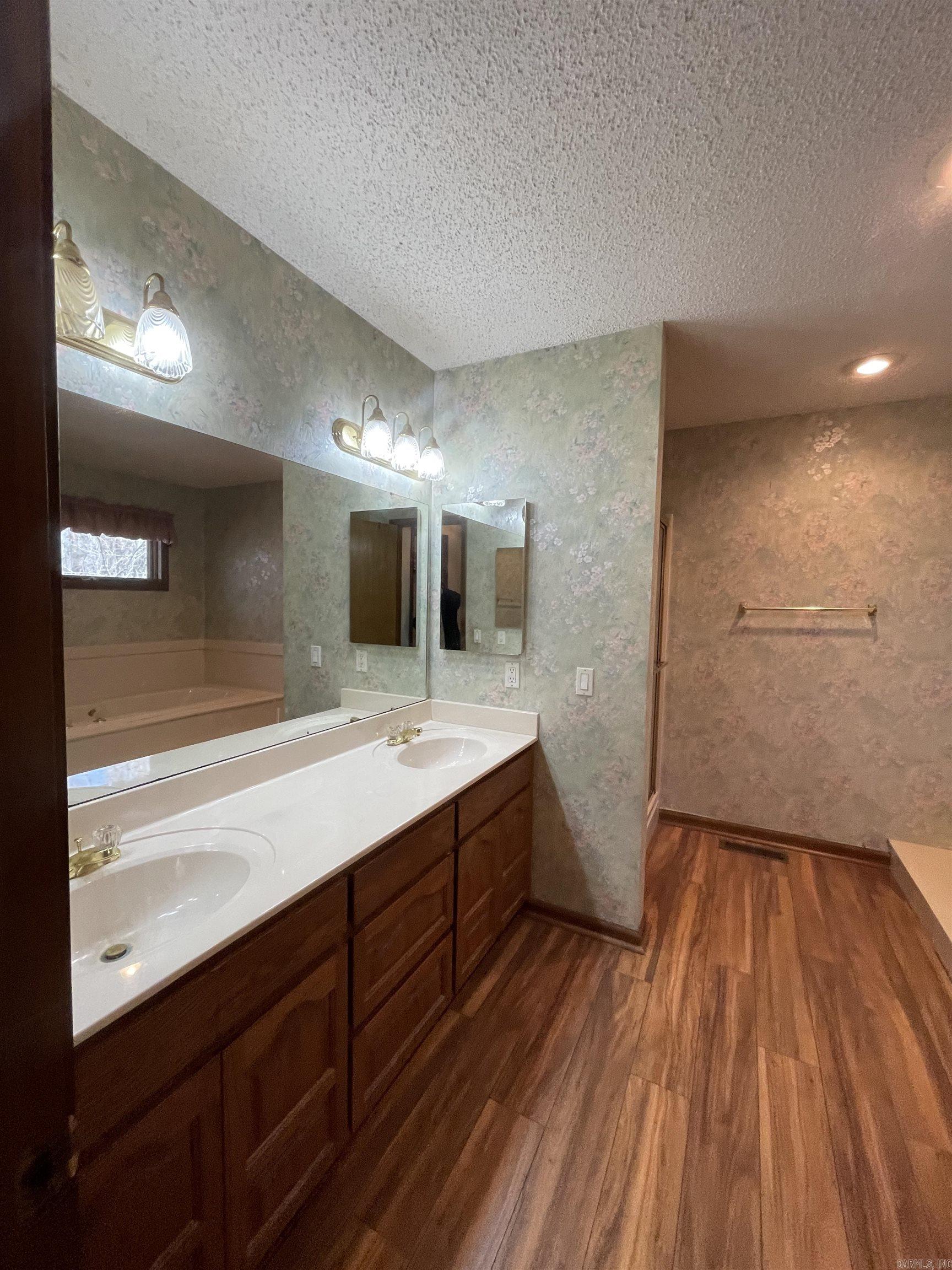 Pintuerero - Residential