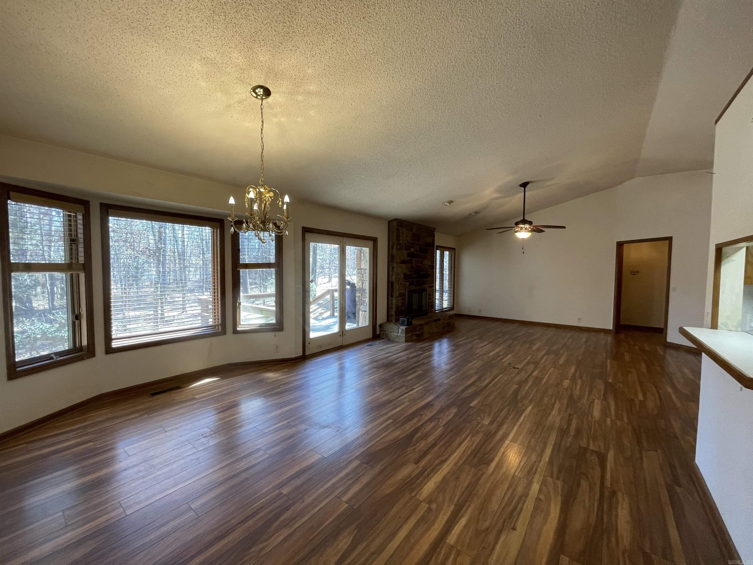 Pintuerero - Residential