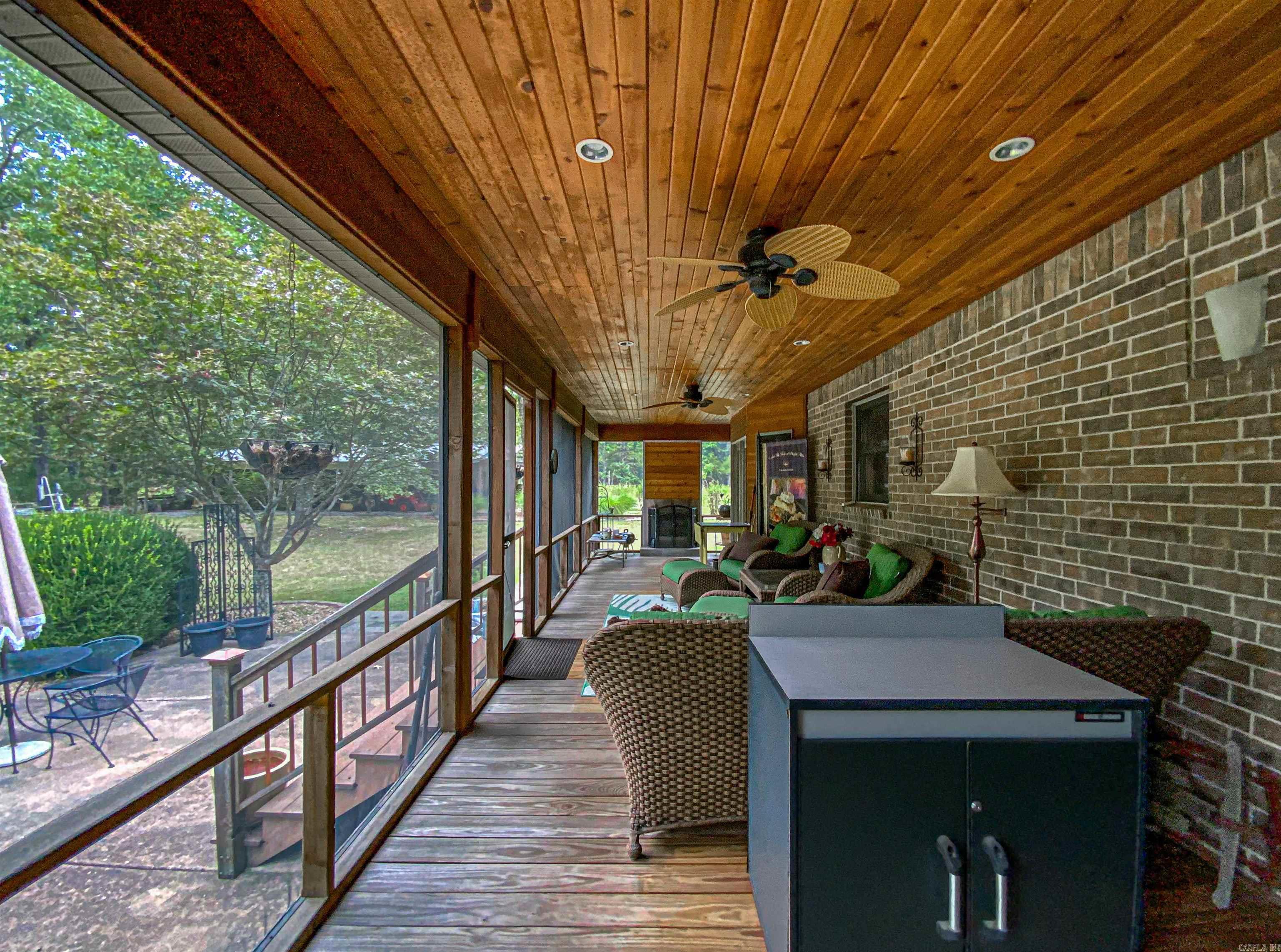 PLAINVIEW ACRES - Residential