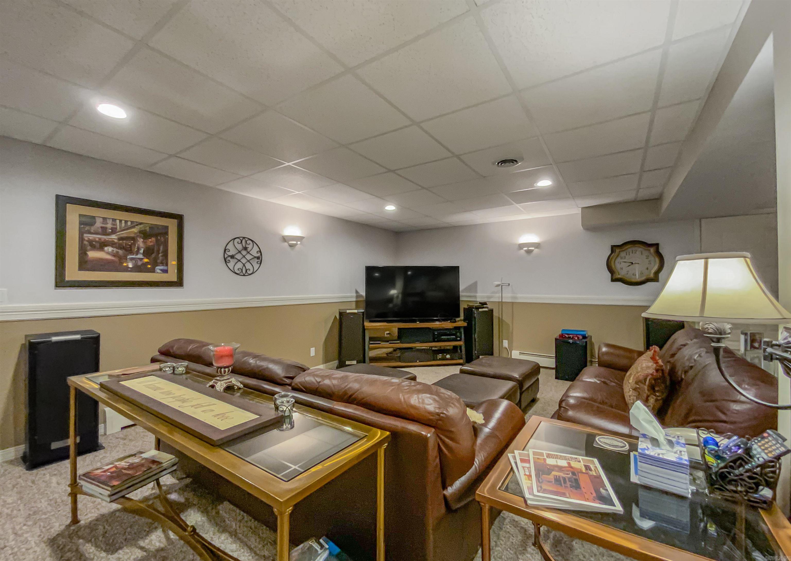 PLAINVIEW ACRES - Residential