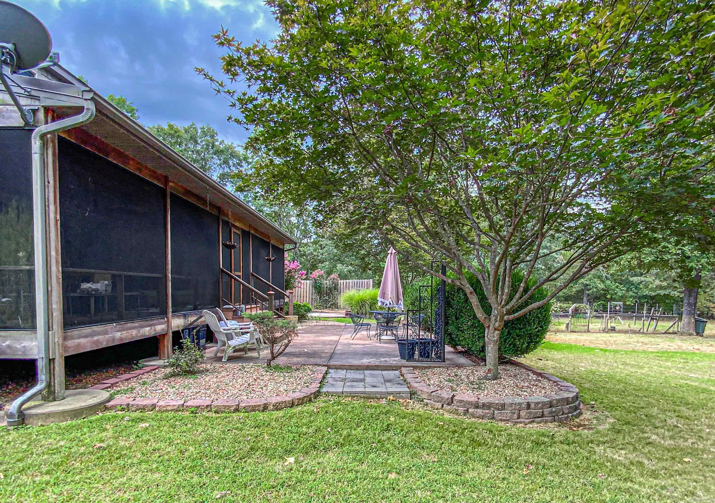 PLAINVIEW ACRES - Residential