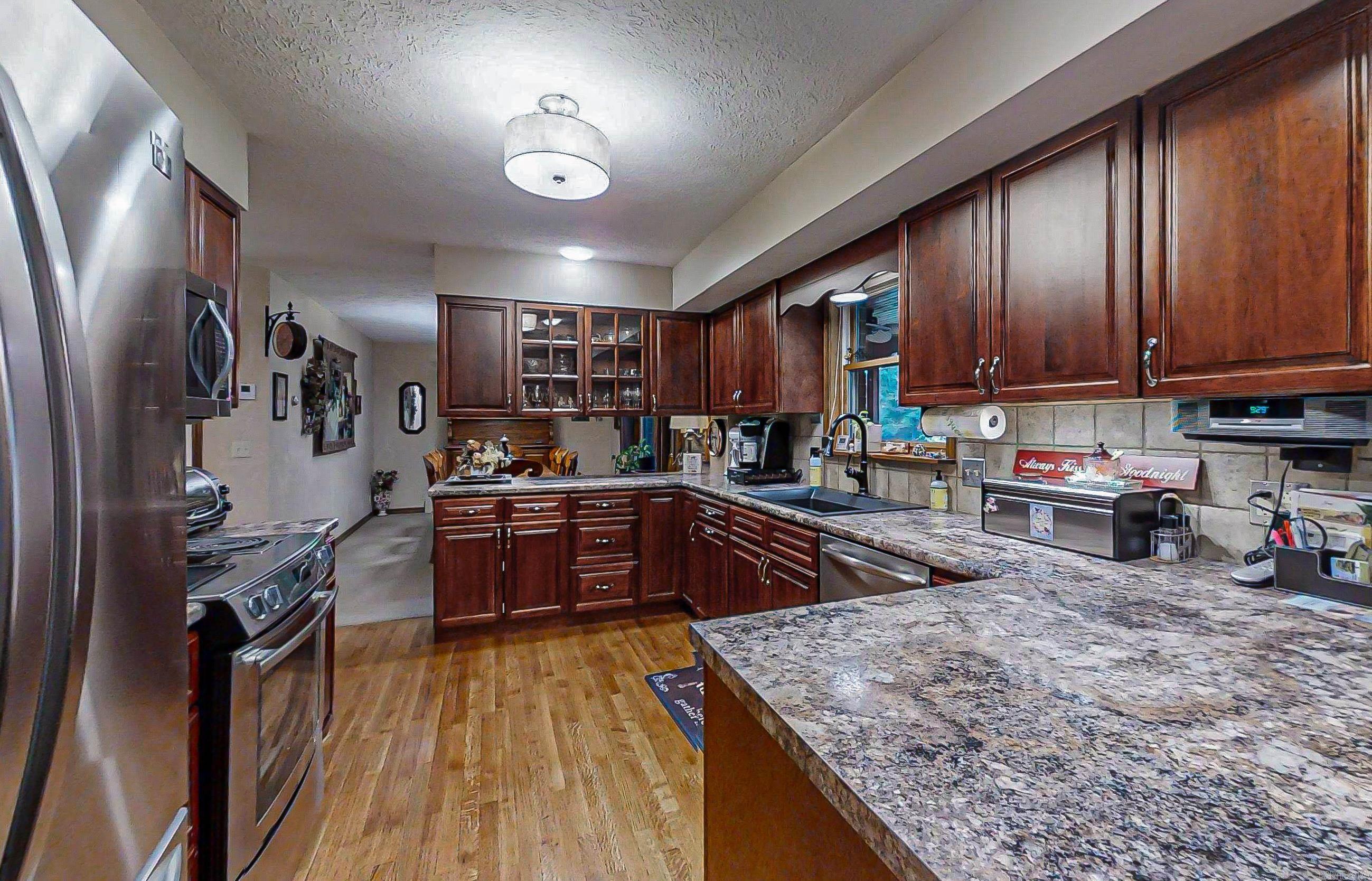 PLAINVIEW ACRES - Residential