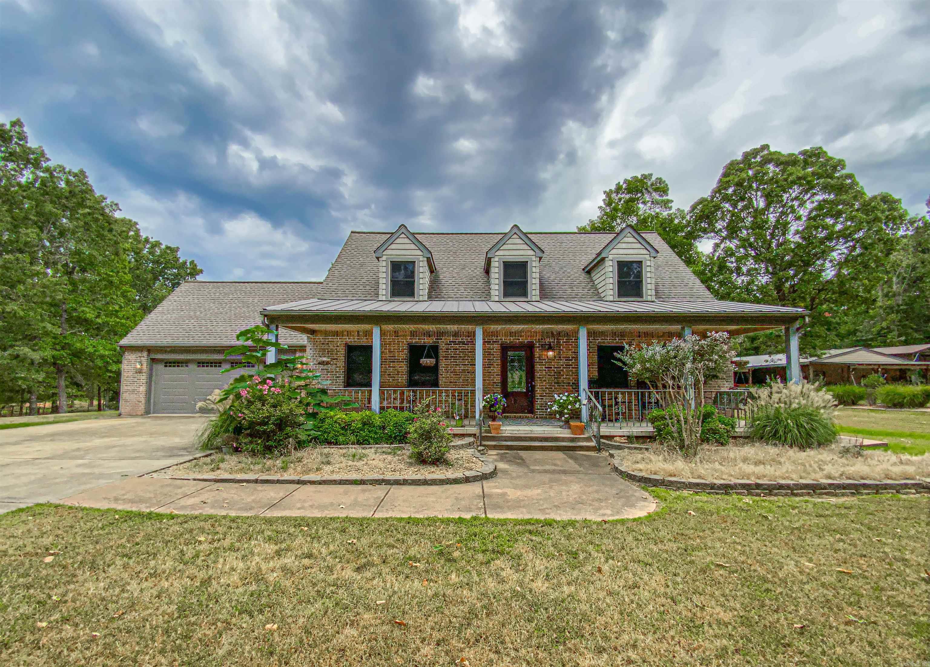 PLAINVIEW ACRES - Residential