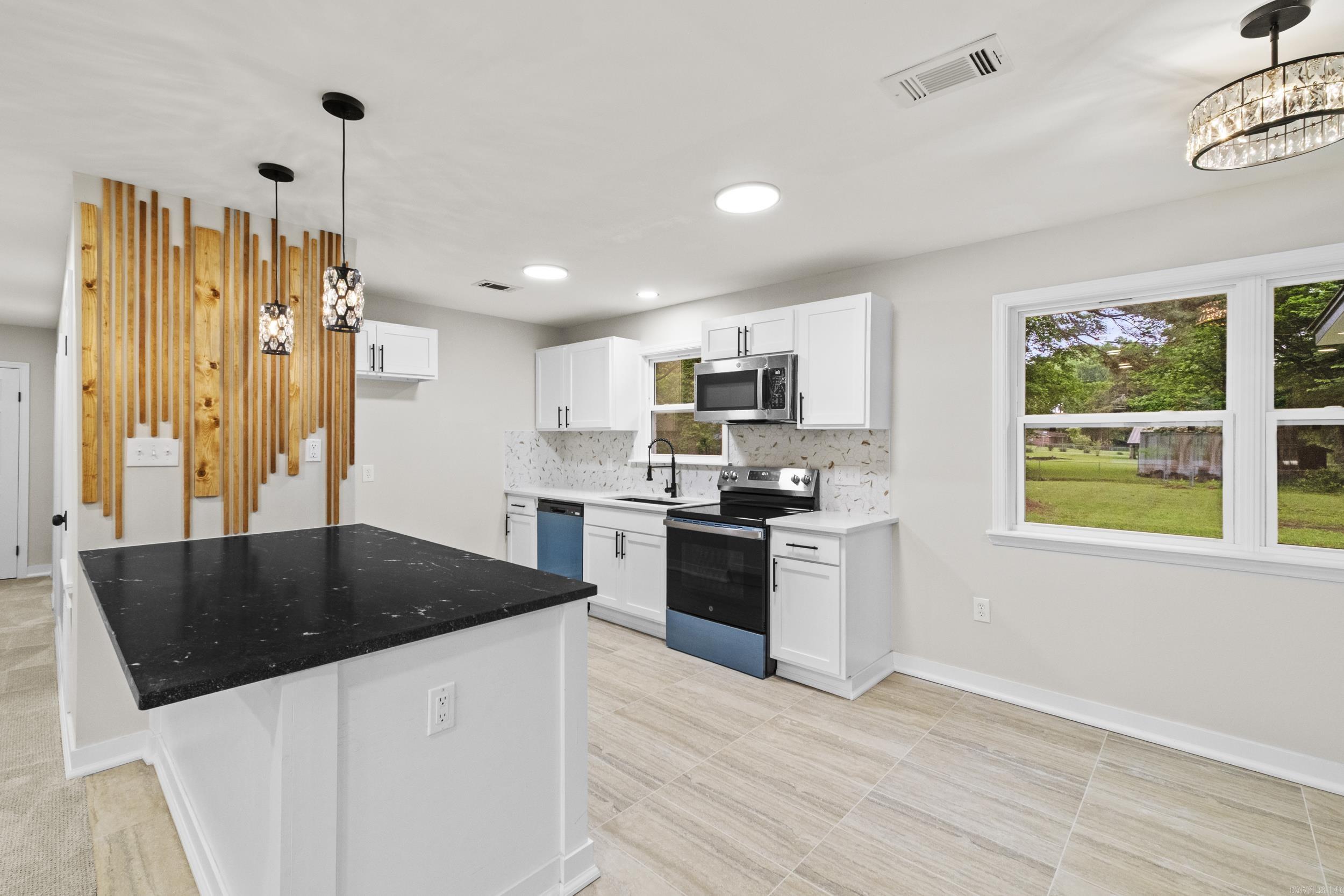 ROLLING MEADOWS - Residential