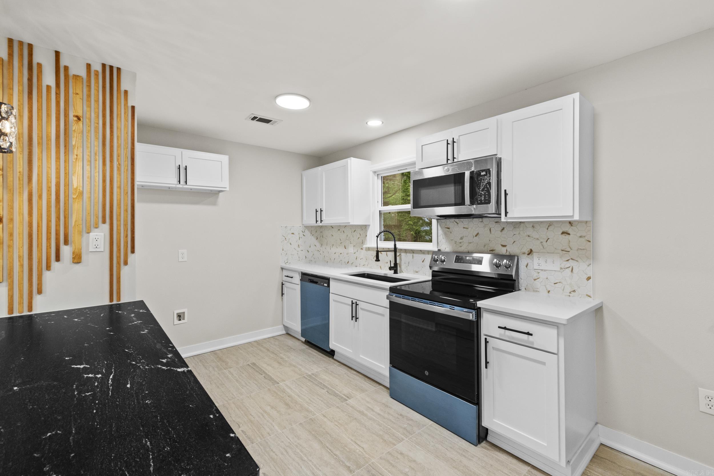 ROLLING MEADOWS - Residential