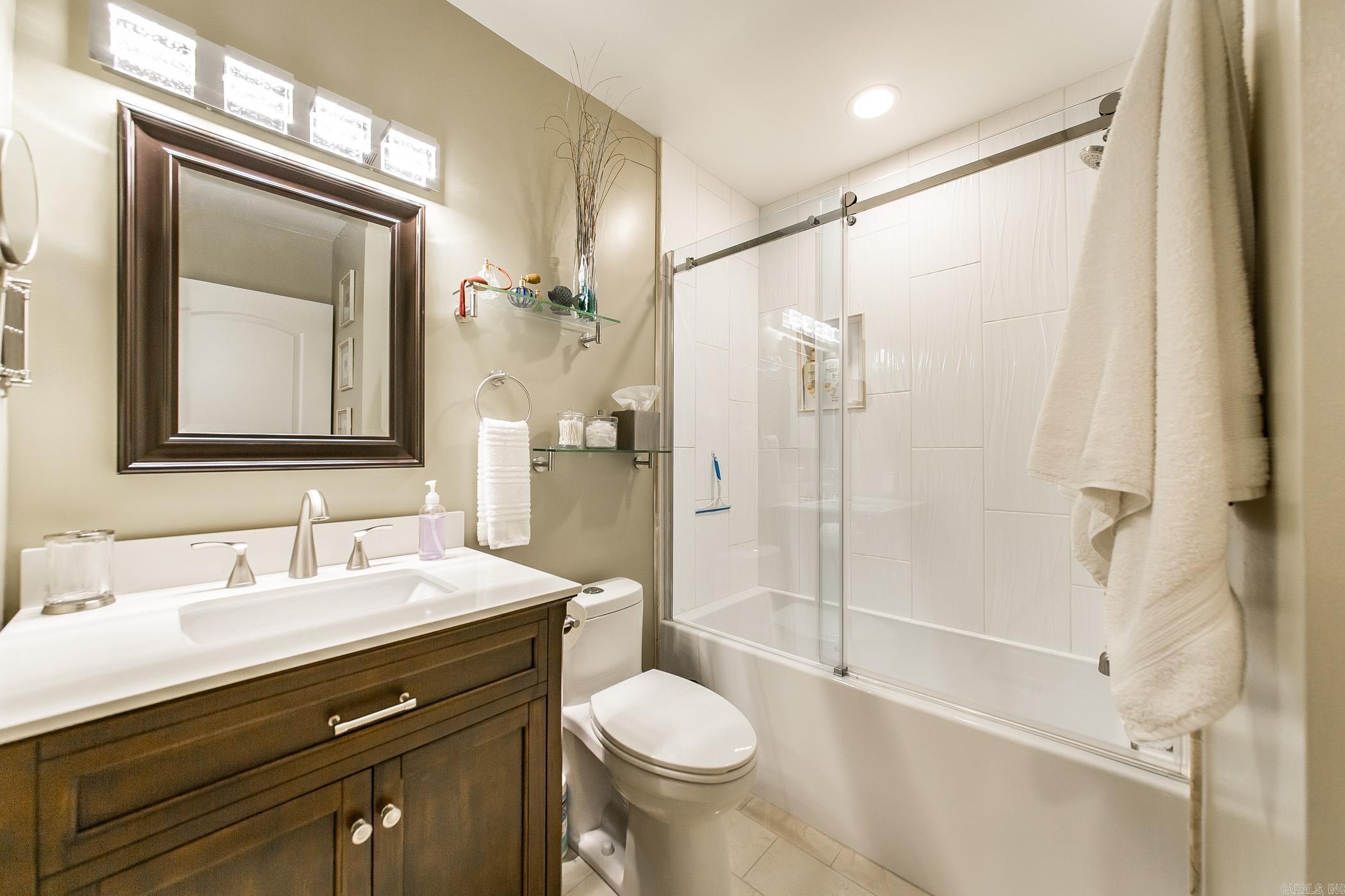 Country Club Ridge Town - Residential