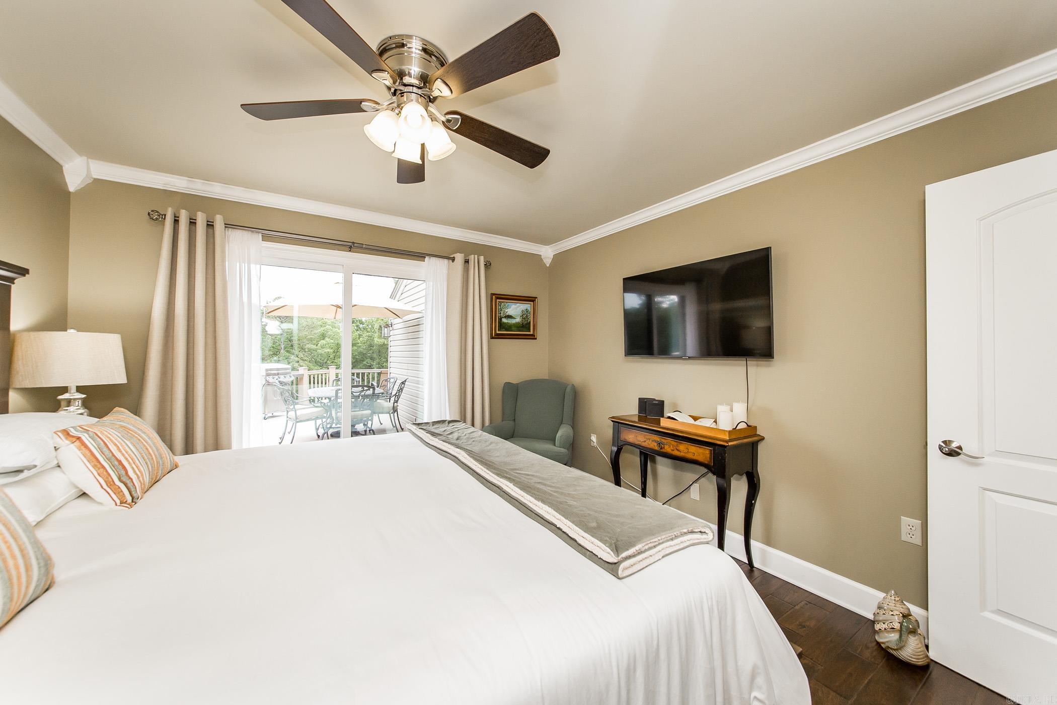 Country Club Ridge Town - Residential