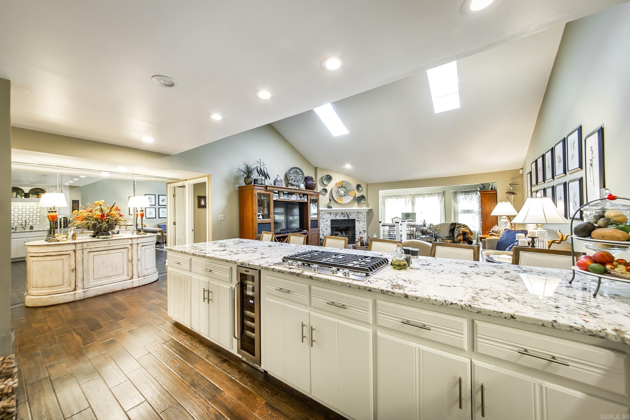 Country Club Ridge Town - Residential