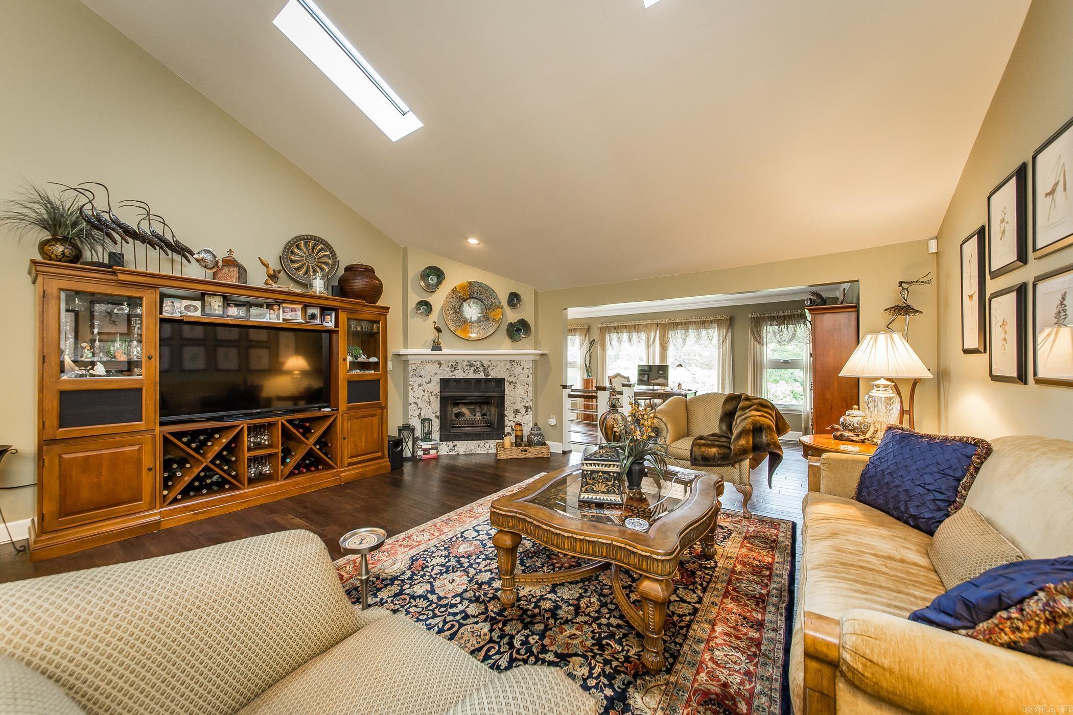 Country Club Ridge Town - Residential