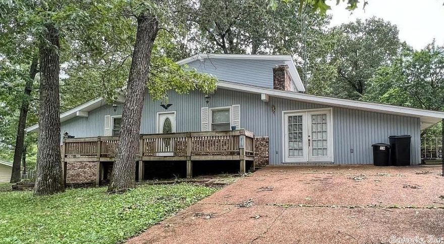 Beautiful 5 bed 3 bath home, minutes away from the lake.