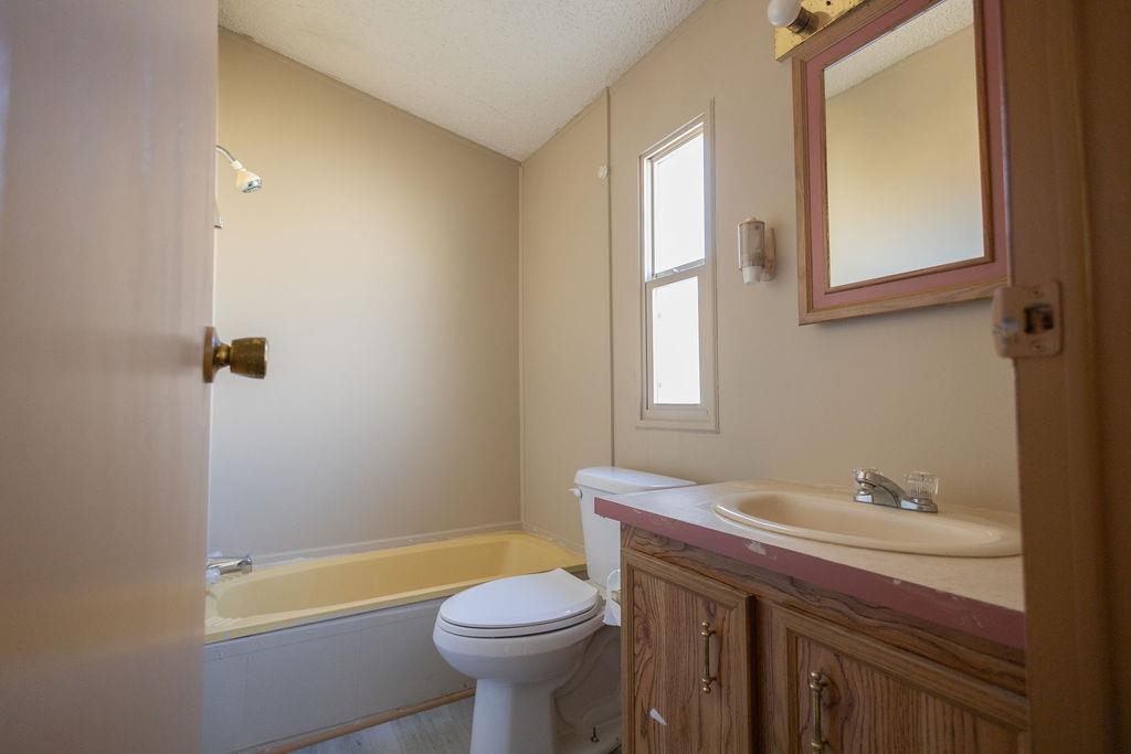 ROLLING MEADOWS MOBILE HOME PARK - Residential