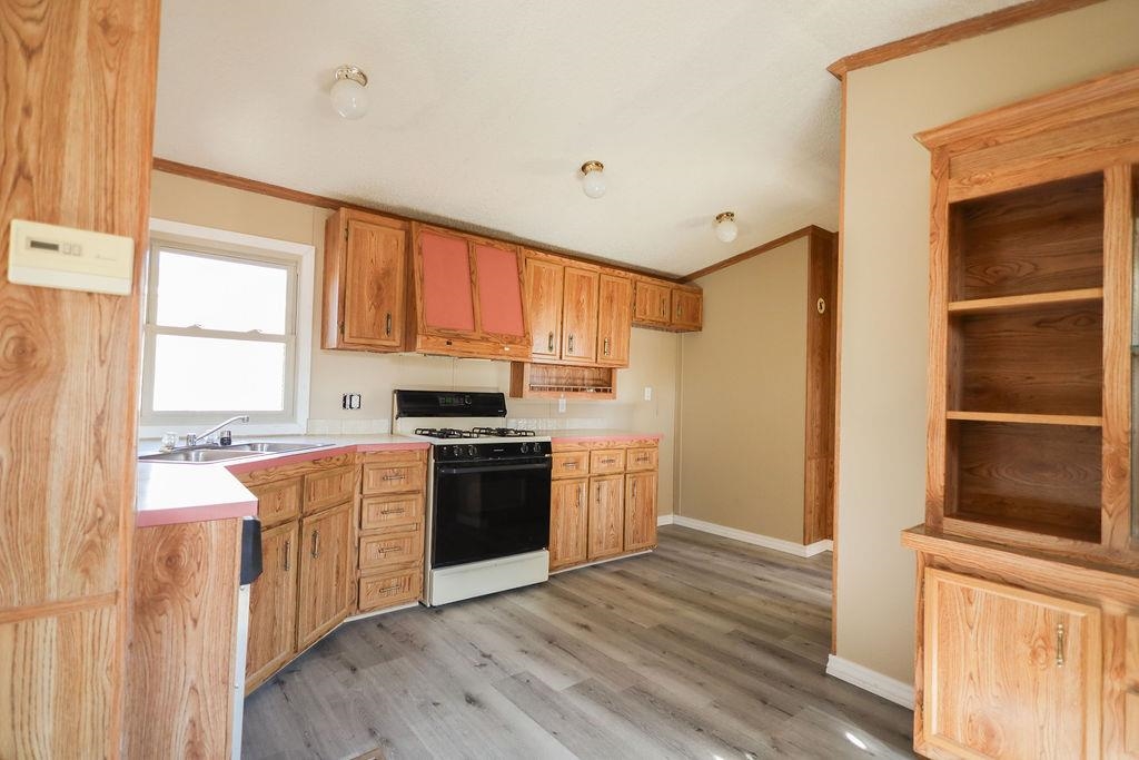 ROLLING MEADOWS MOBILE HOME PARK - Residential