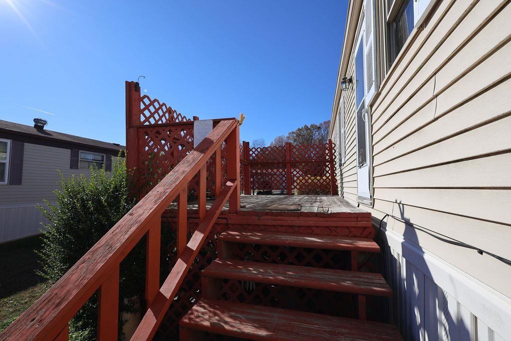 ROLLING MEADOWS MOBILE HOME PARK - Residential