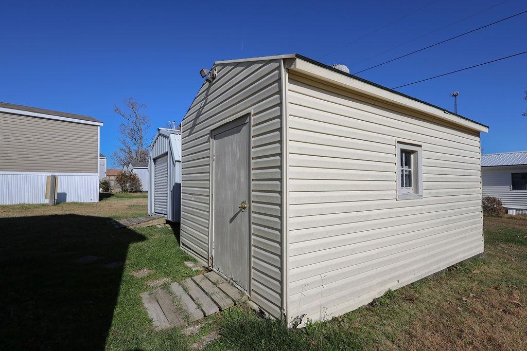 ROLLING MEADOWS MOBILE HOME PARK - Residential