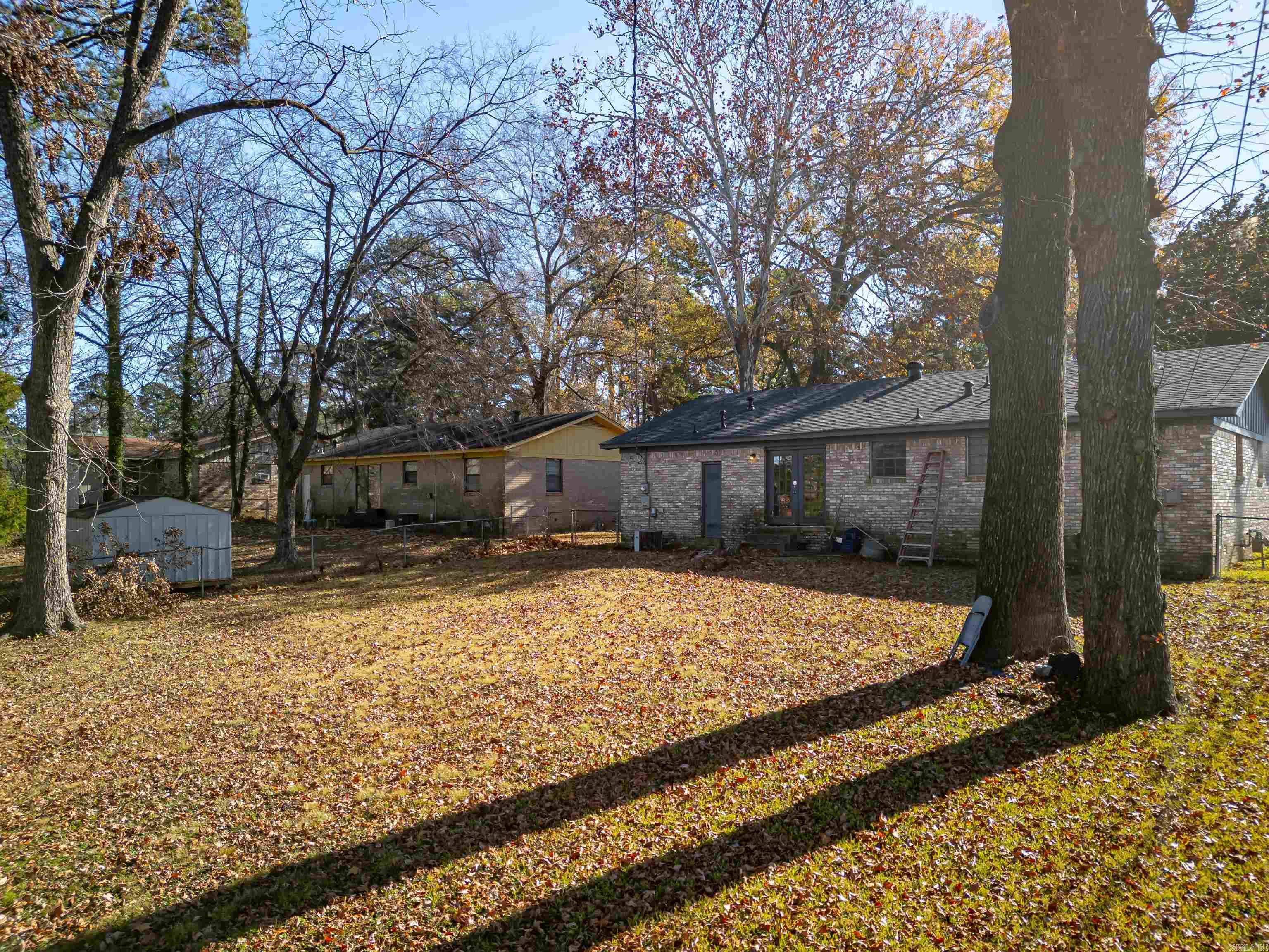 TWIN LAKES - Residential