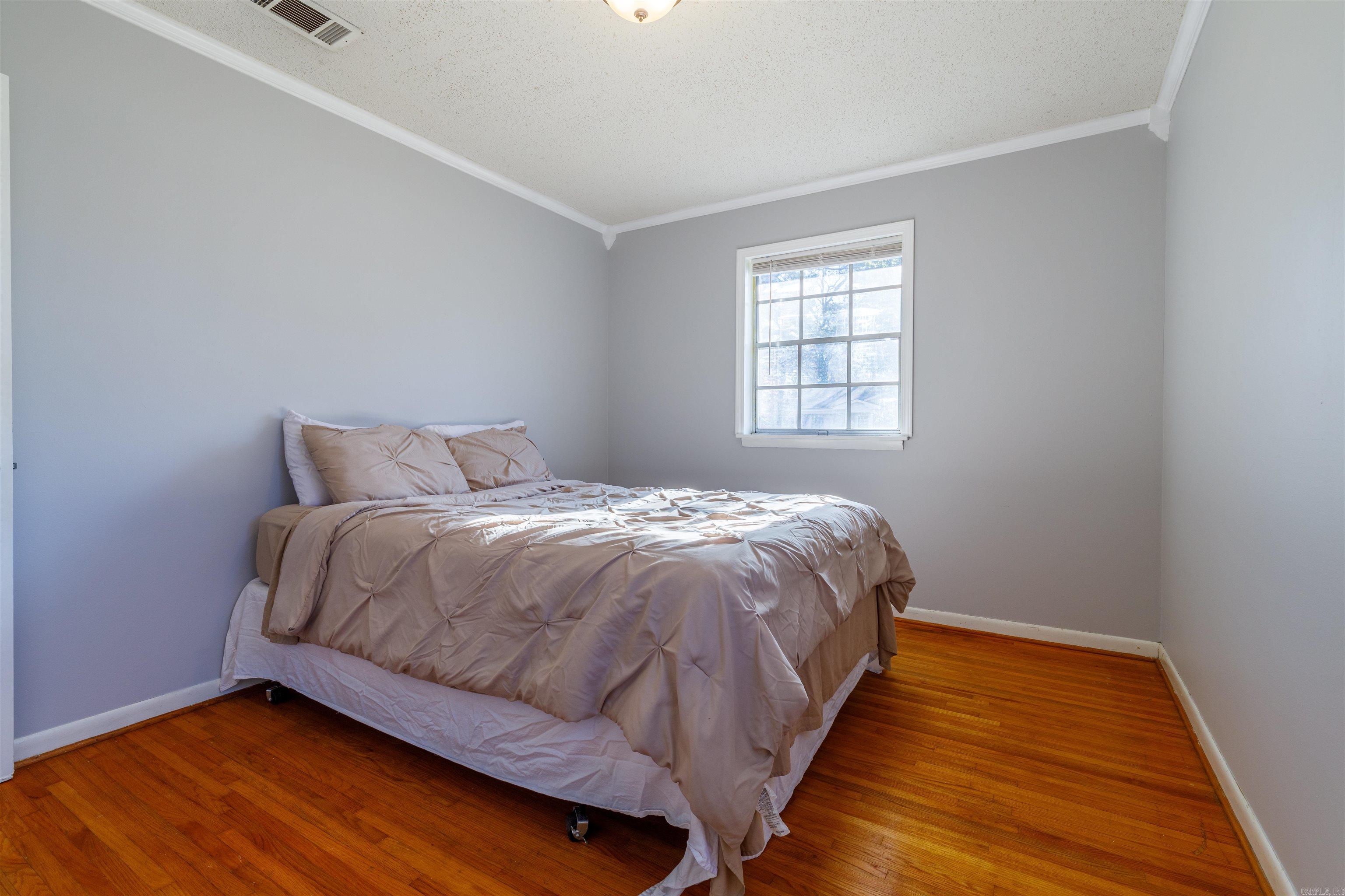 TWIN LAKES - Residential