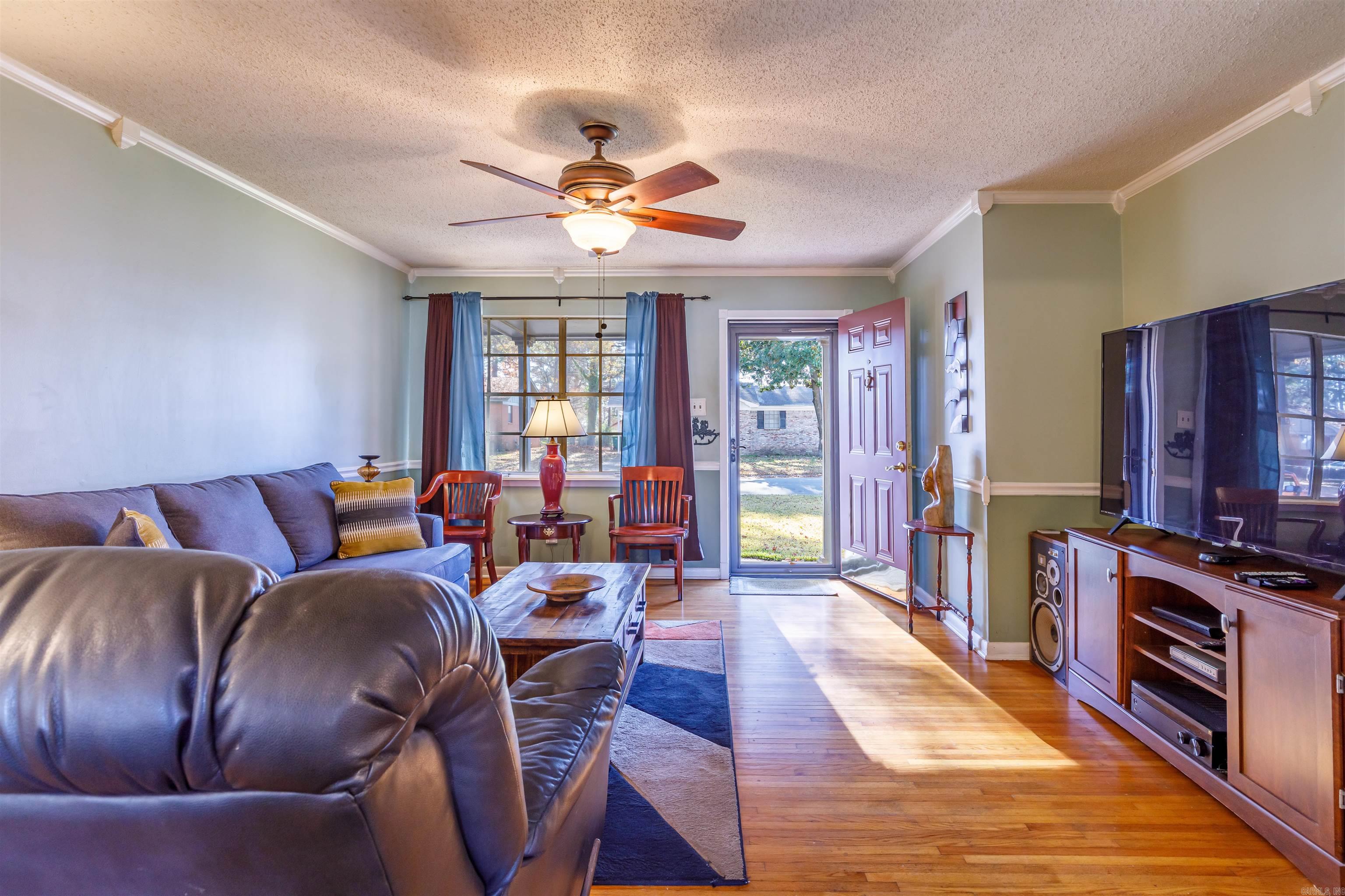 TWIN LAKES - Residential