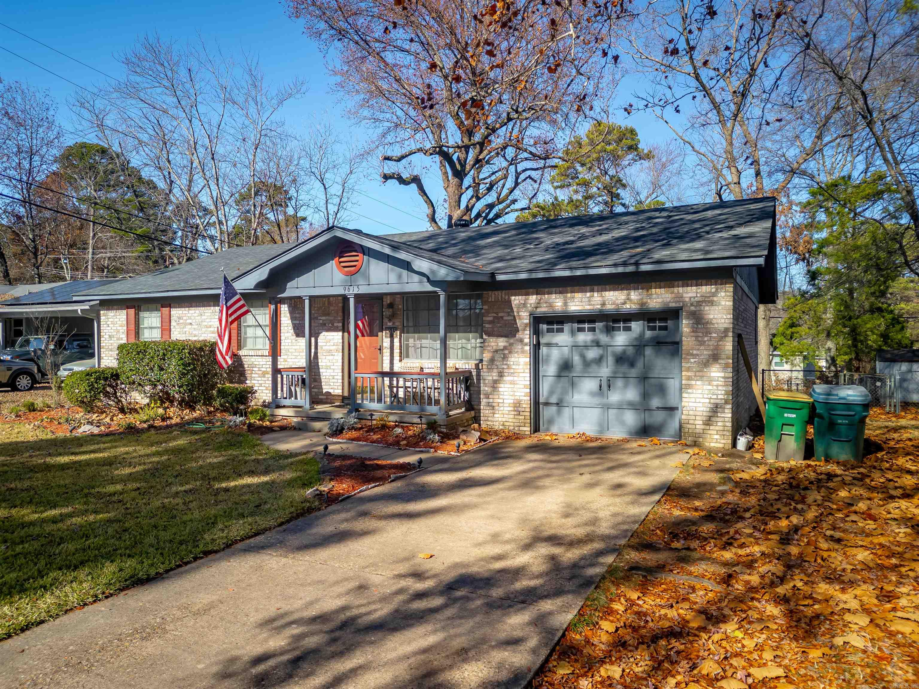 TWIN LAKES - Residential