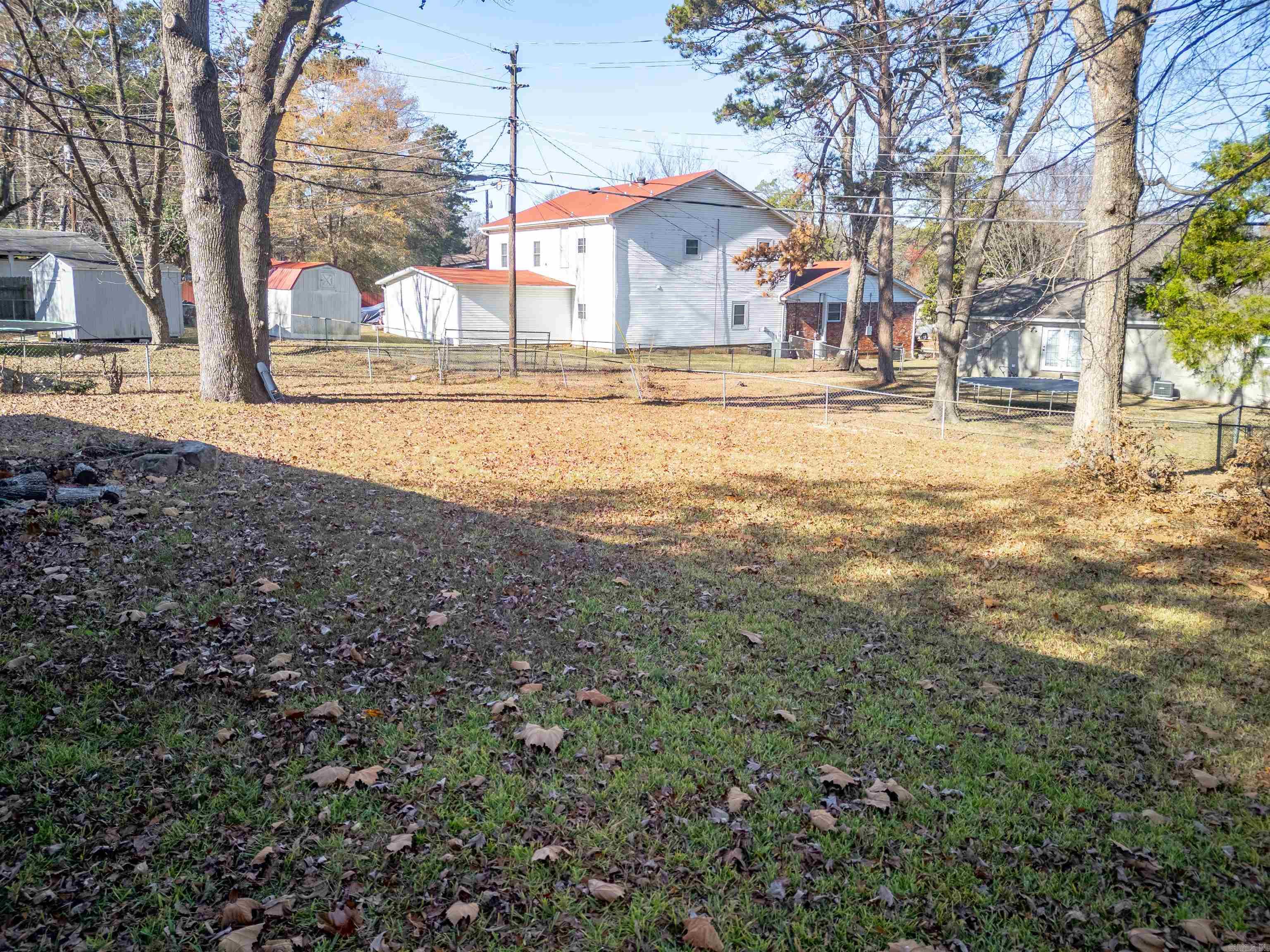 TWIN LAKES - Residential