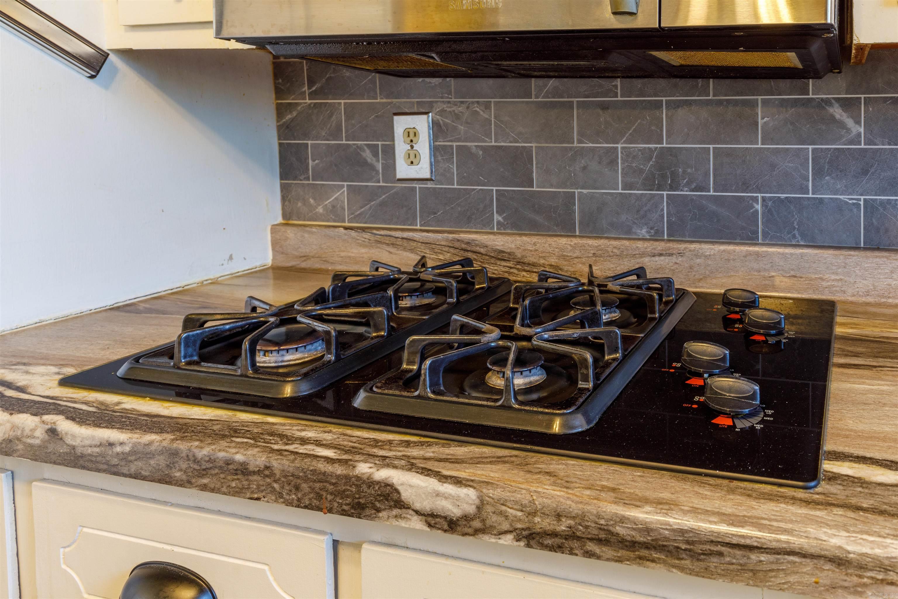 TWIN LAKES - Residential