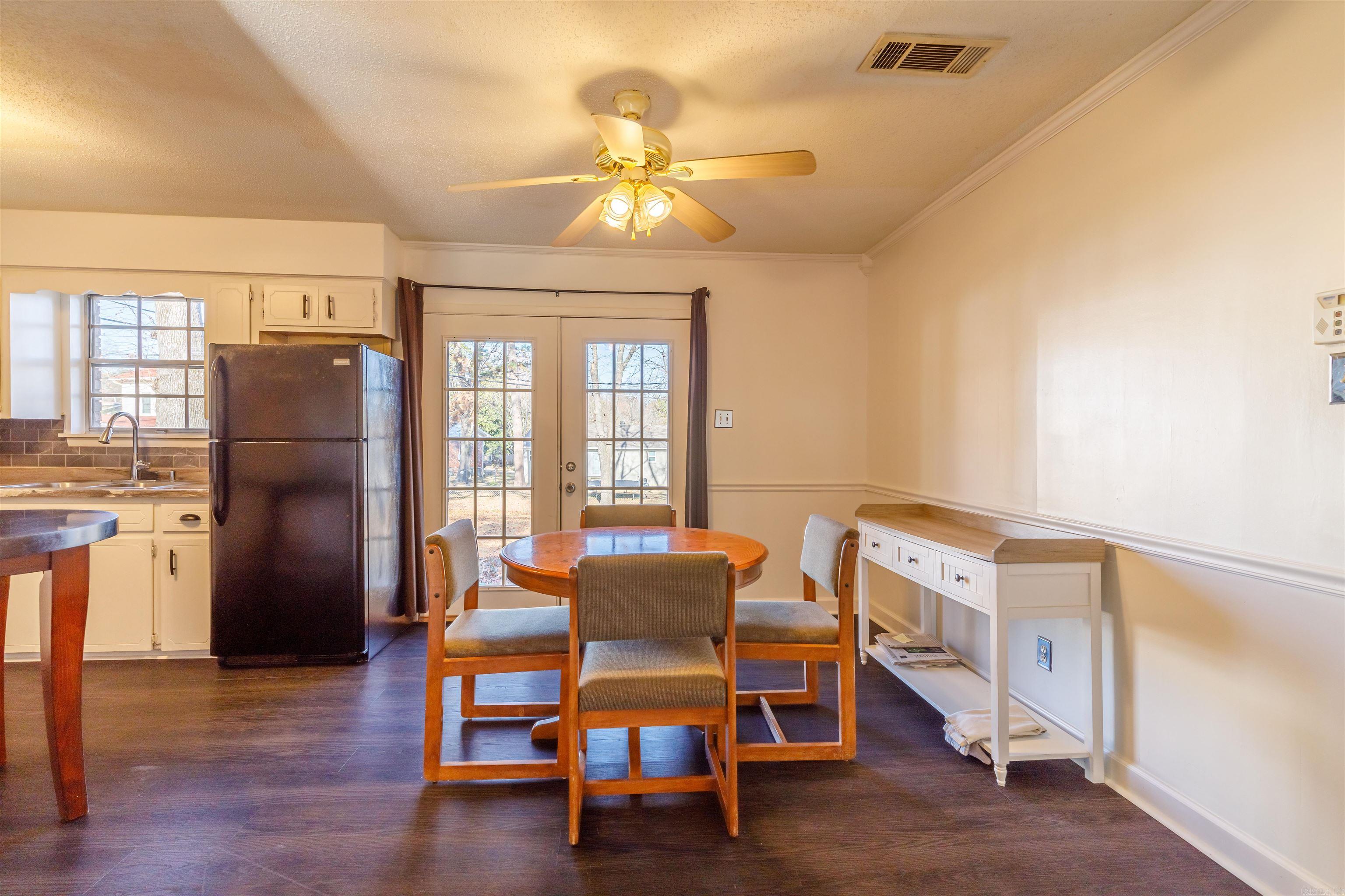 TWIN LAKES - Residential