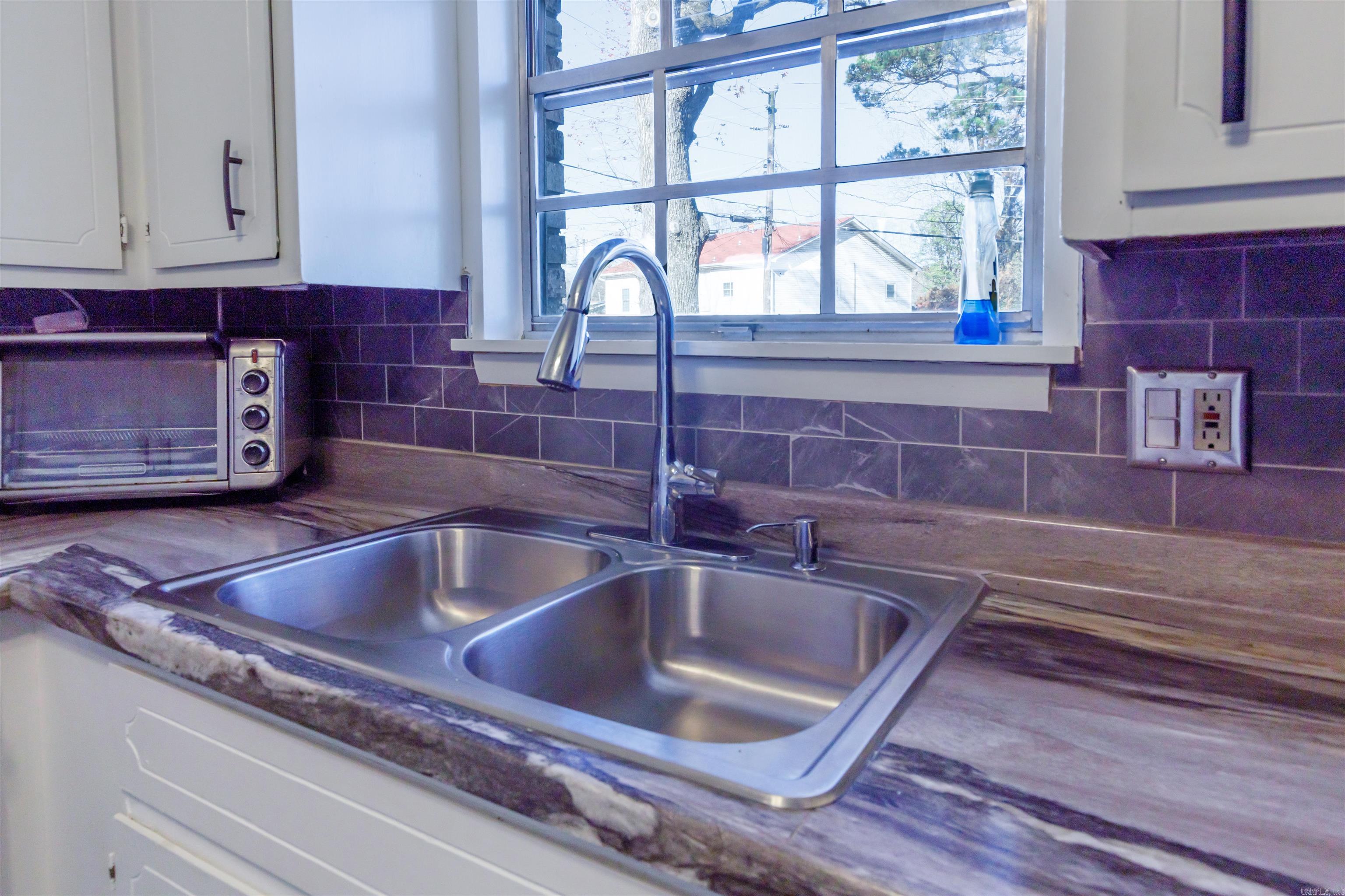 TWIN LAKES - Residential