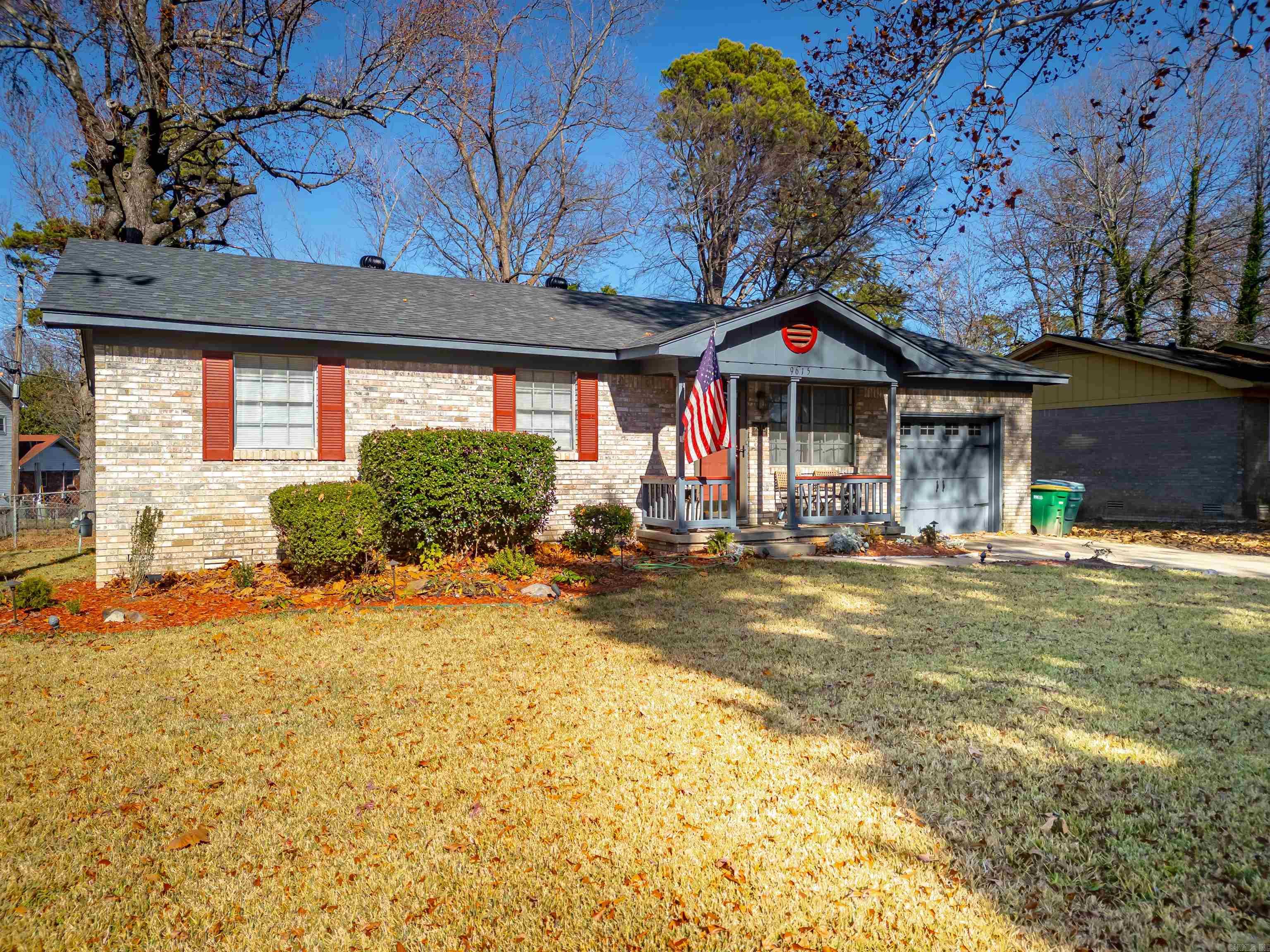 TWIN LAKES - Residential