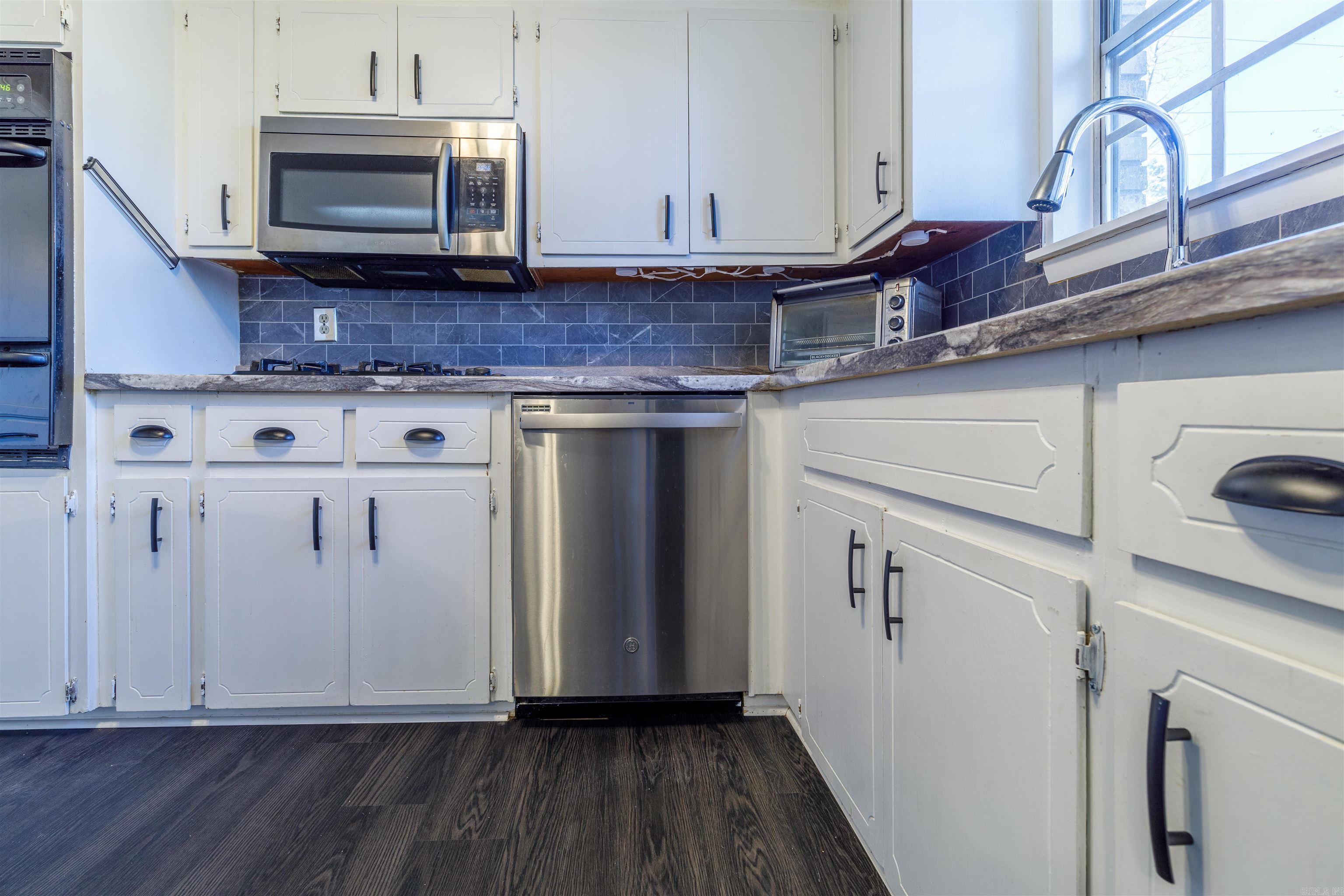 TWIN LAKES - Residential