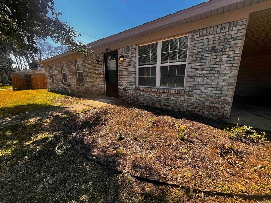Well maintained 3 bed 2 bath home on a great level lot! New laminate flooring, new HVAC system, and water heater in the last 2 years. Washing machine stays with home. Fenced in backyard! Great for first time home buyers or investors. Just minutes from freeway access. See agent remarks.