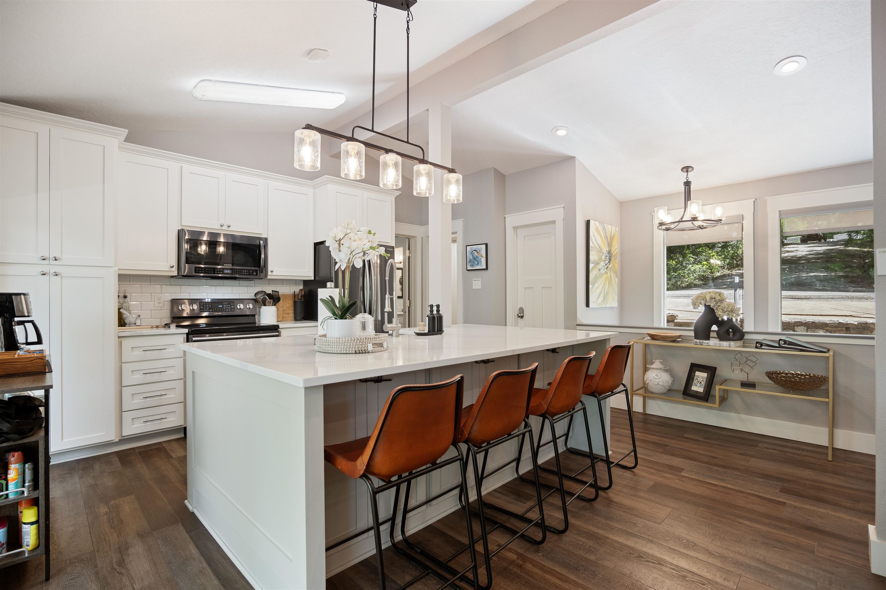 THUNDERBIRD - Residential