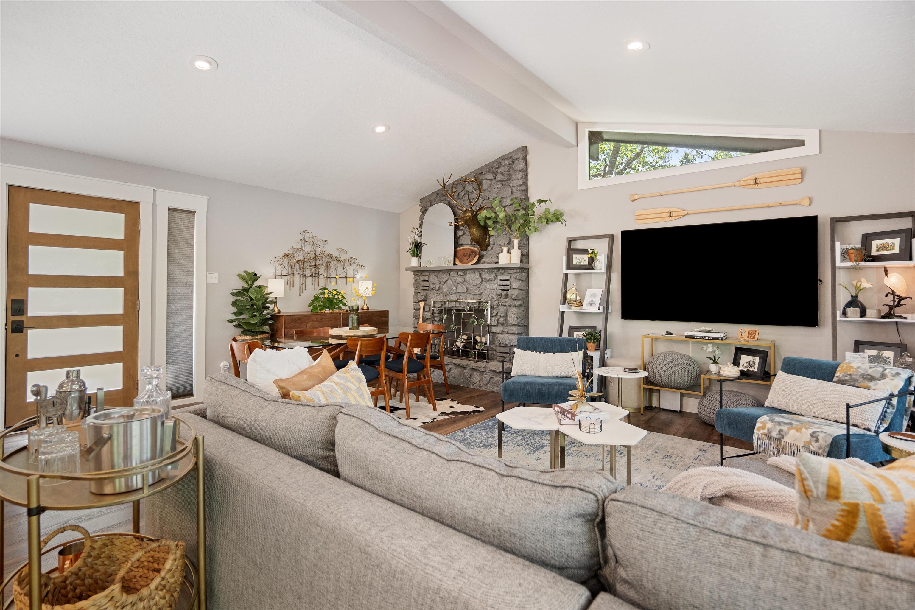 THUNDERBIRD - Residential
