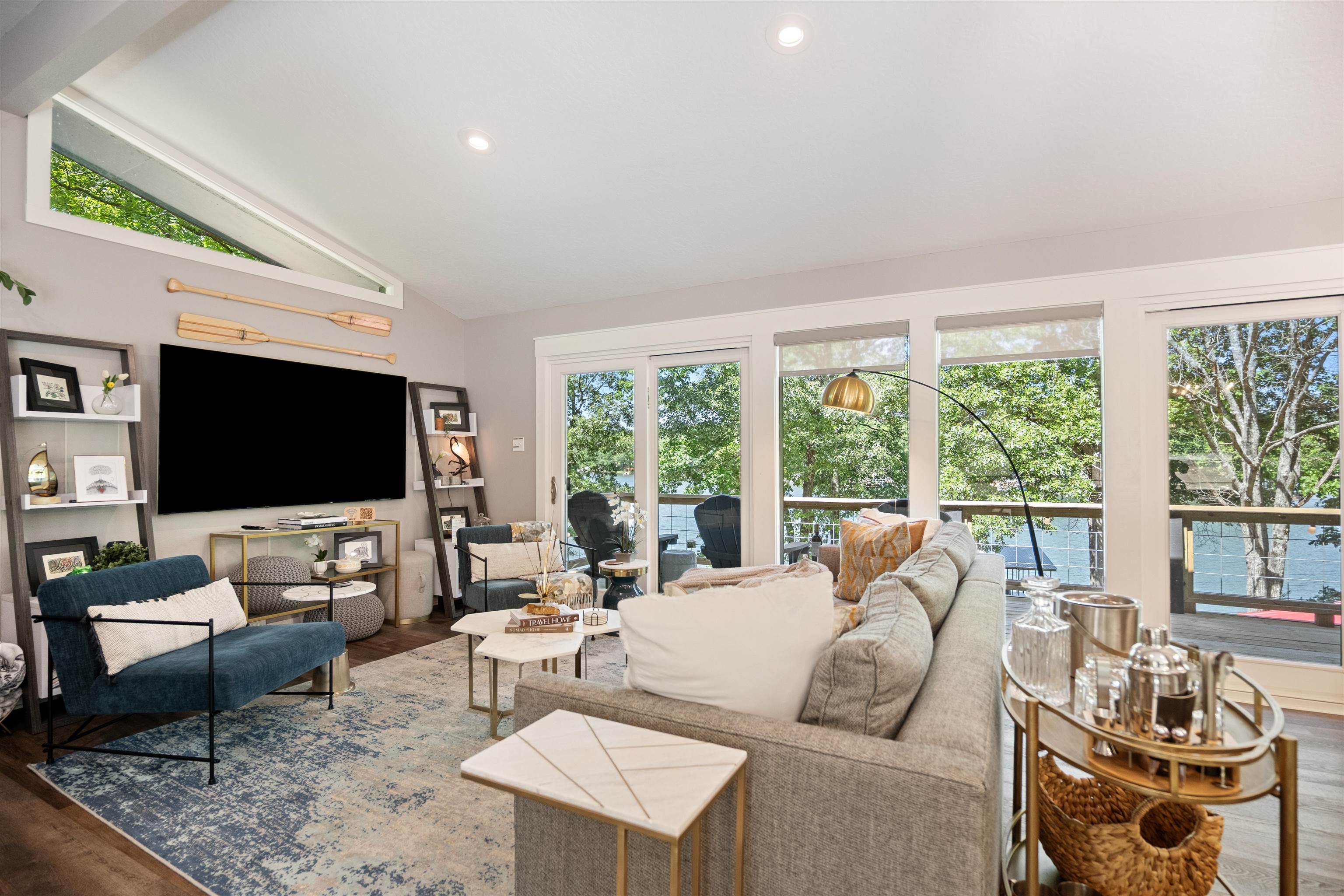 THUNDERBIRD - Residential