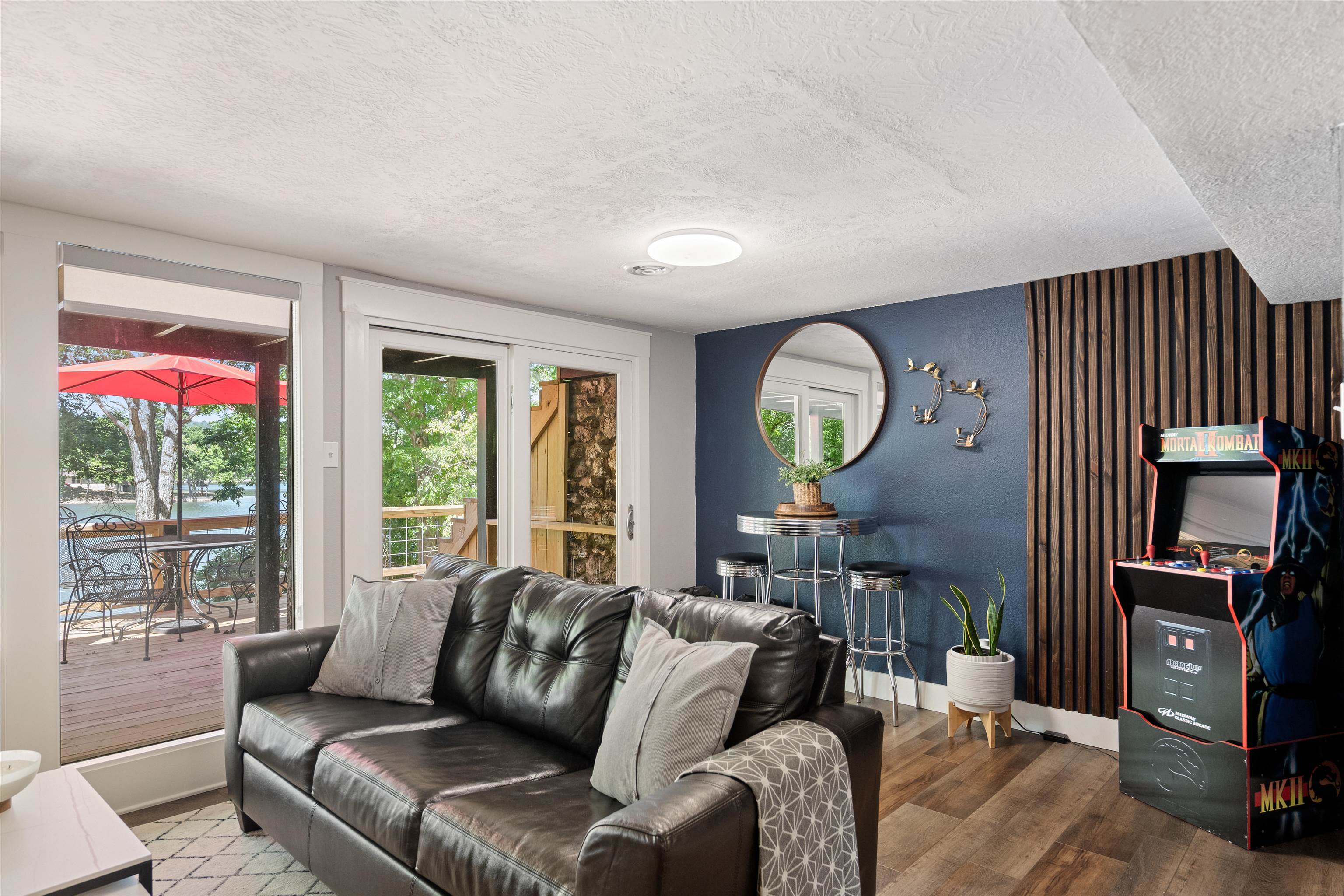 THUNDERBIRD - Residential