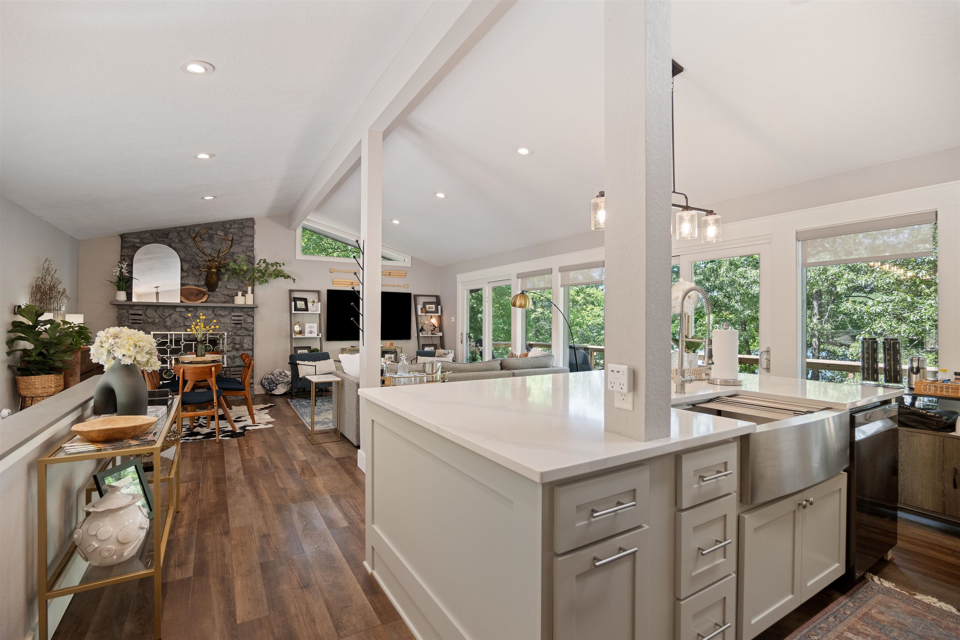 THUNDERBIRD - Residential