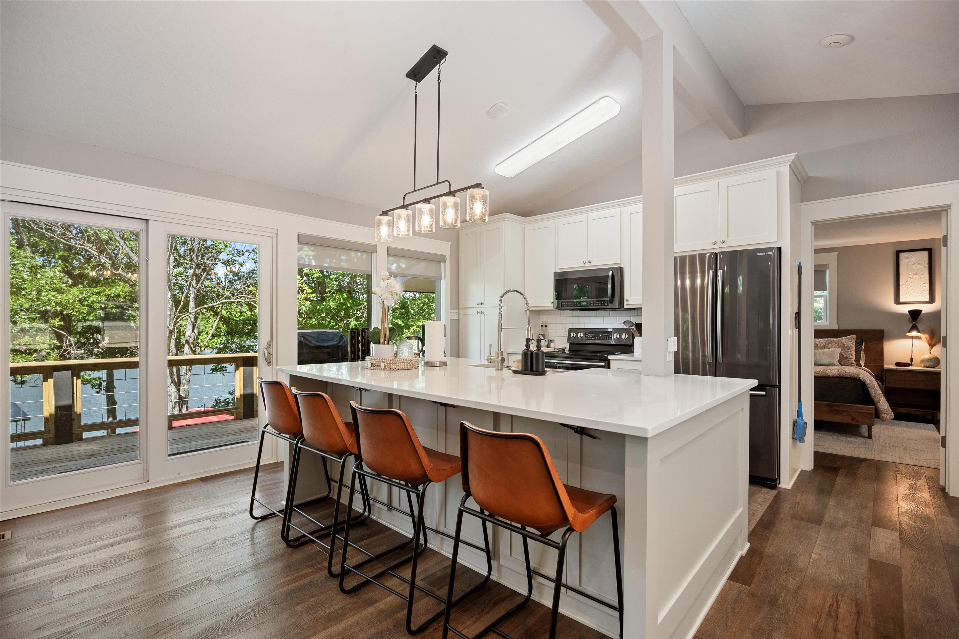 THUNDERBIRD - Residential