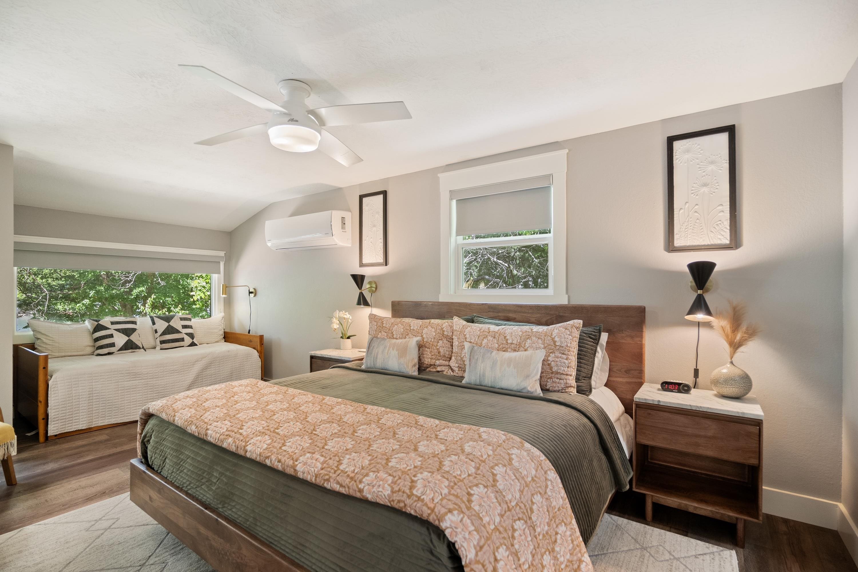 THUNDERBIRD - Residential