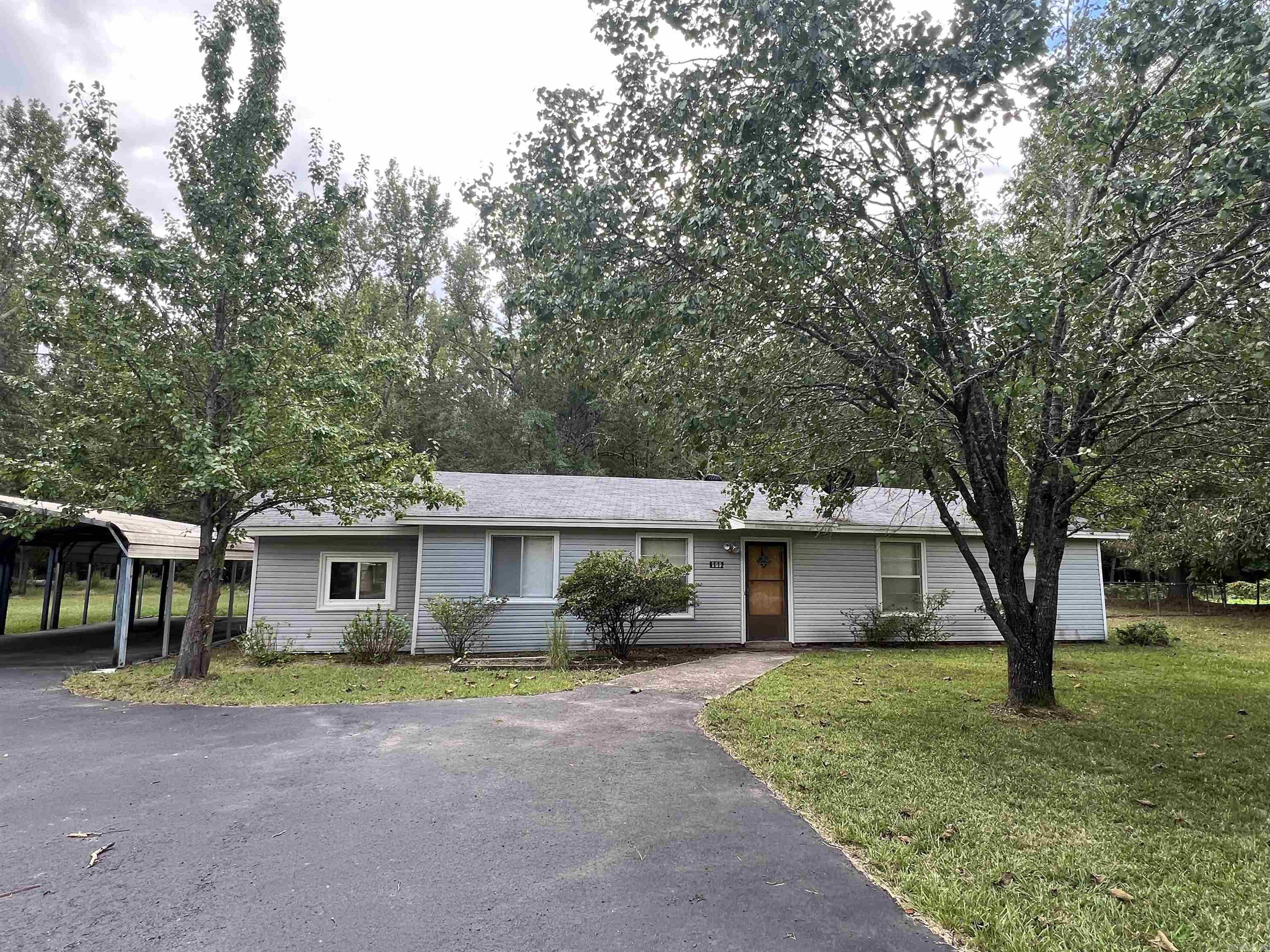 SULPHUR SPRINGS ESTATES - Residential
