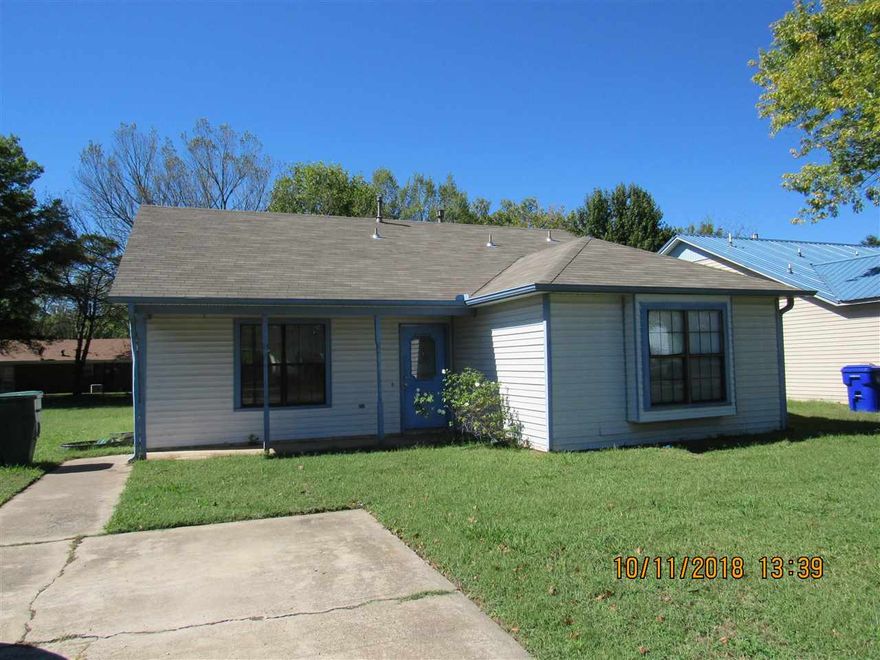 Well maintained 3 bedroom home, 1.5 baths, large family room with laminate floors, large eat-in kitchen with all appliances, spacious bedrooms, laundry room with washer & dryer, open patio with attached storage room. Small pets under 20 pounds allowed with a non-refundable pet deposit.