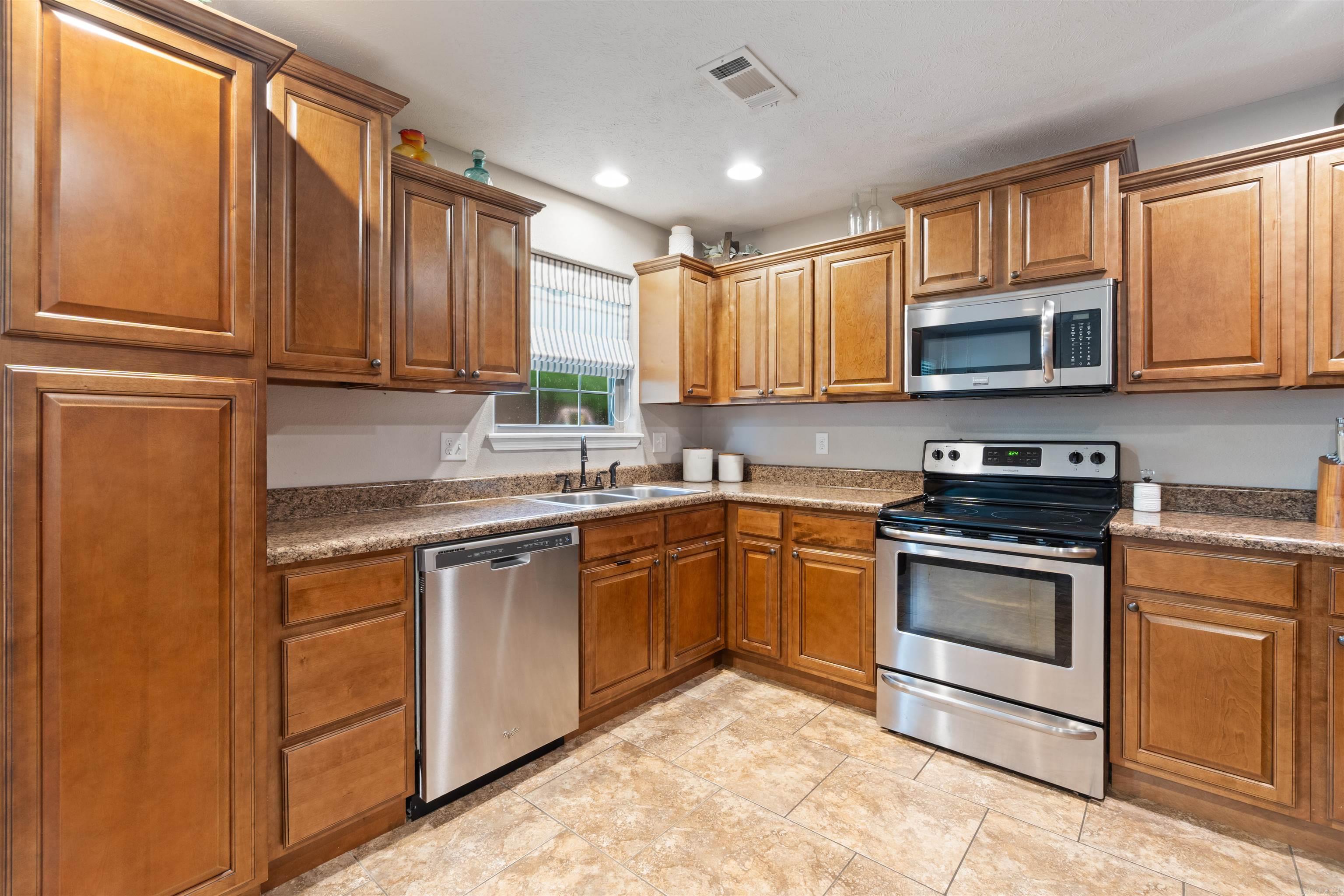 RIDGEWOOD S/D - Residential