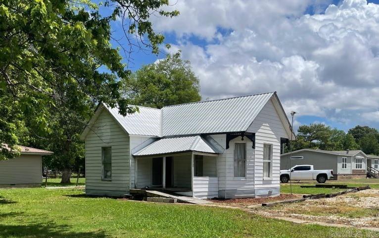 Attention investors and duck hunters!! This 4 bedroom 2 bath house has 1404 sq ft+\-of living space and comes furnished, ready for your renters or your personal duck camp. some furnishings include, refrigerator, stove, washer and dryer, a sofa and recliners and several sets of bunk beds. One new mini split HVAC was installed in the last year. This home sits on a corner lot, with plenty of parking for your boats and side by sides, in the heart of world class duck hunting.