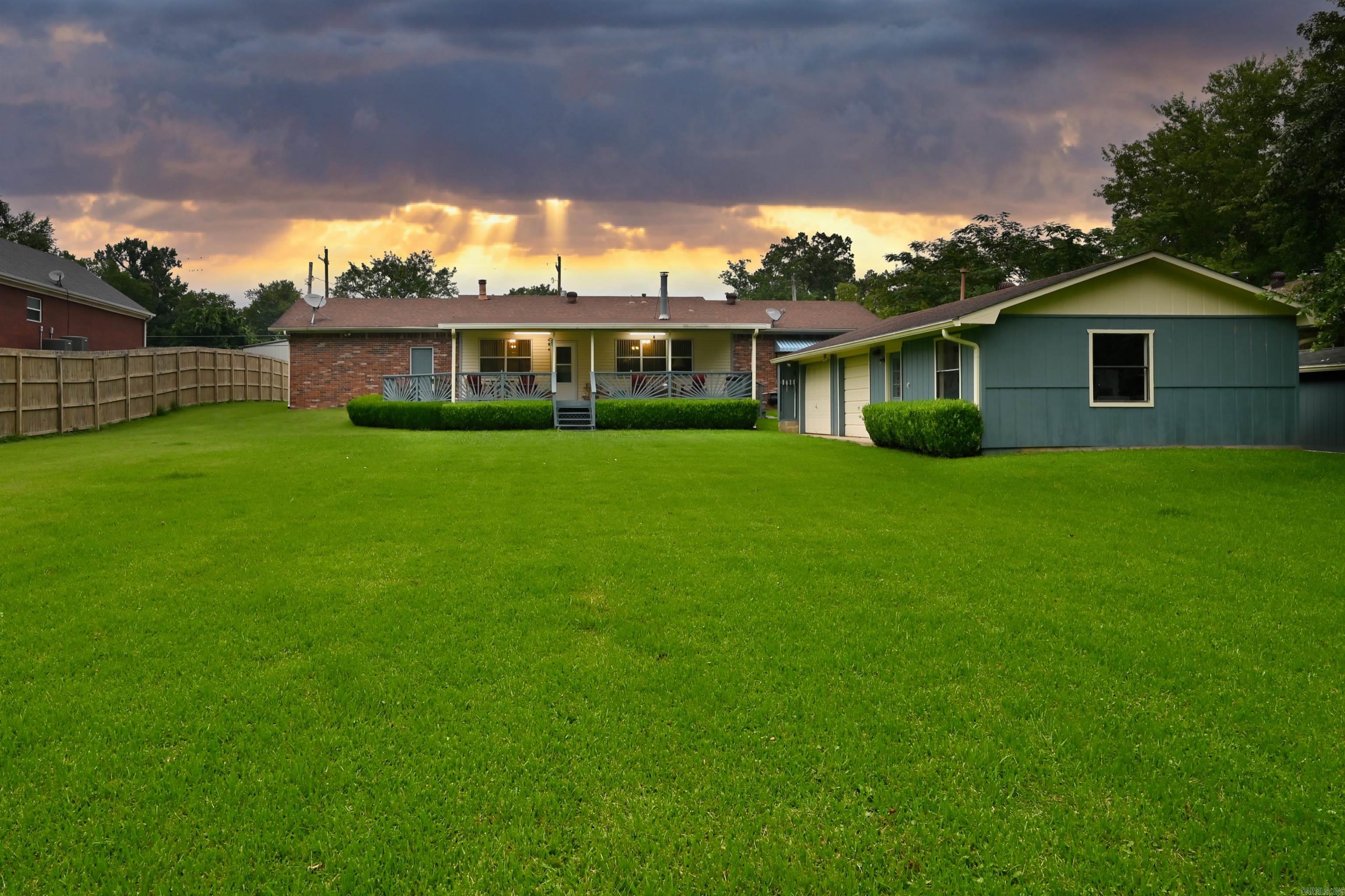 CATHERINE SHORES - Residential