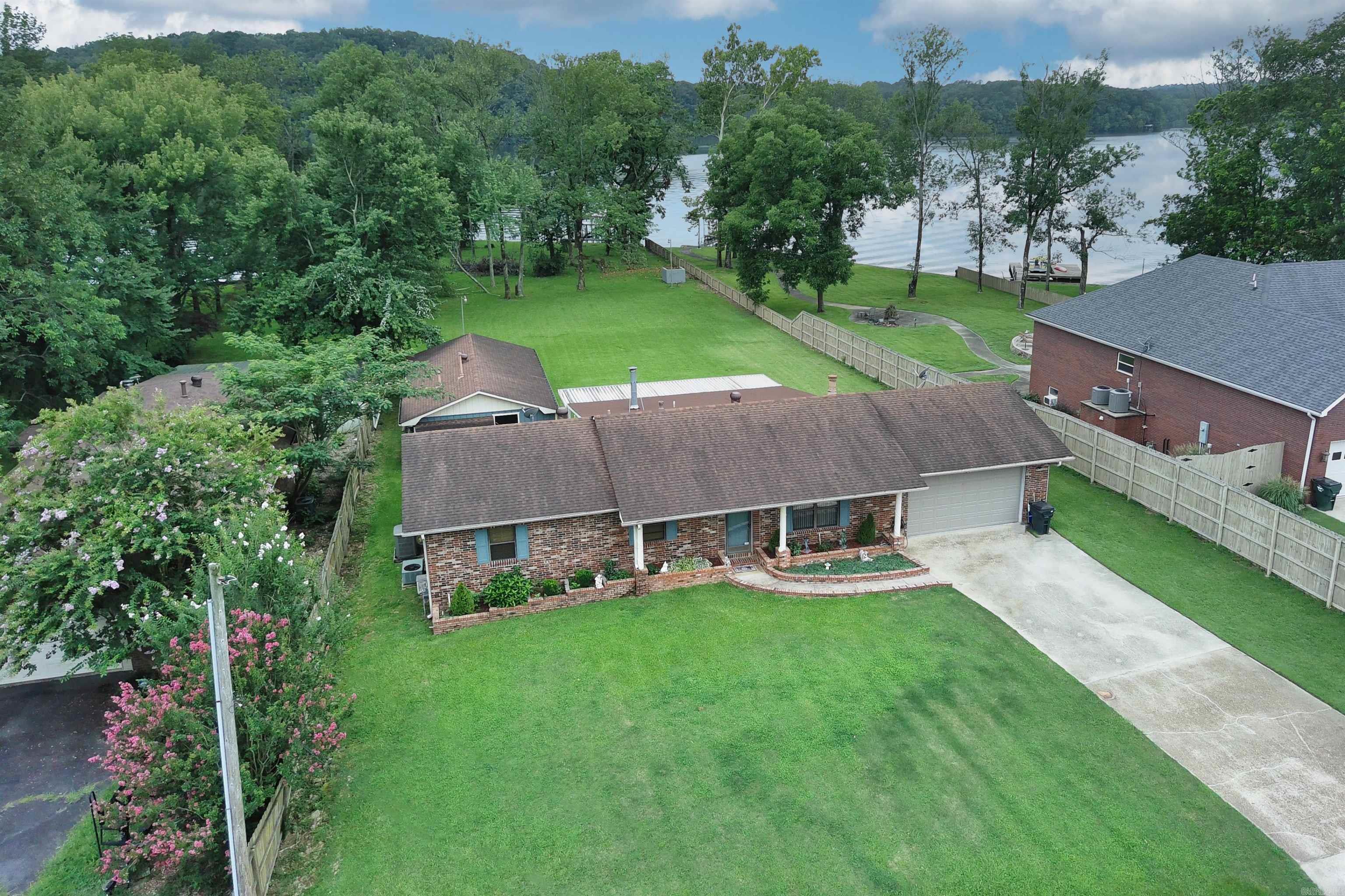 CATHERINE SHORES - Residential