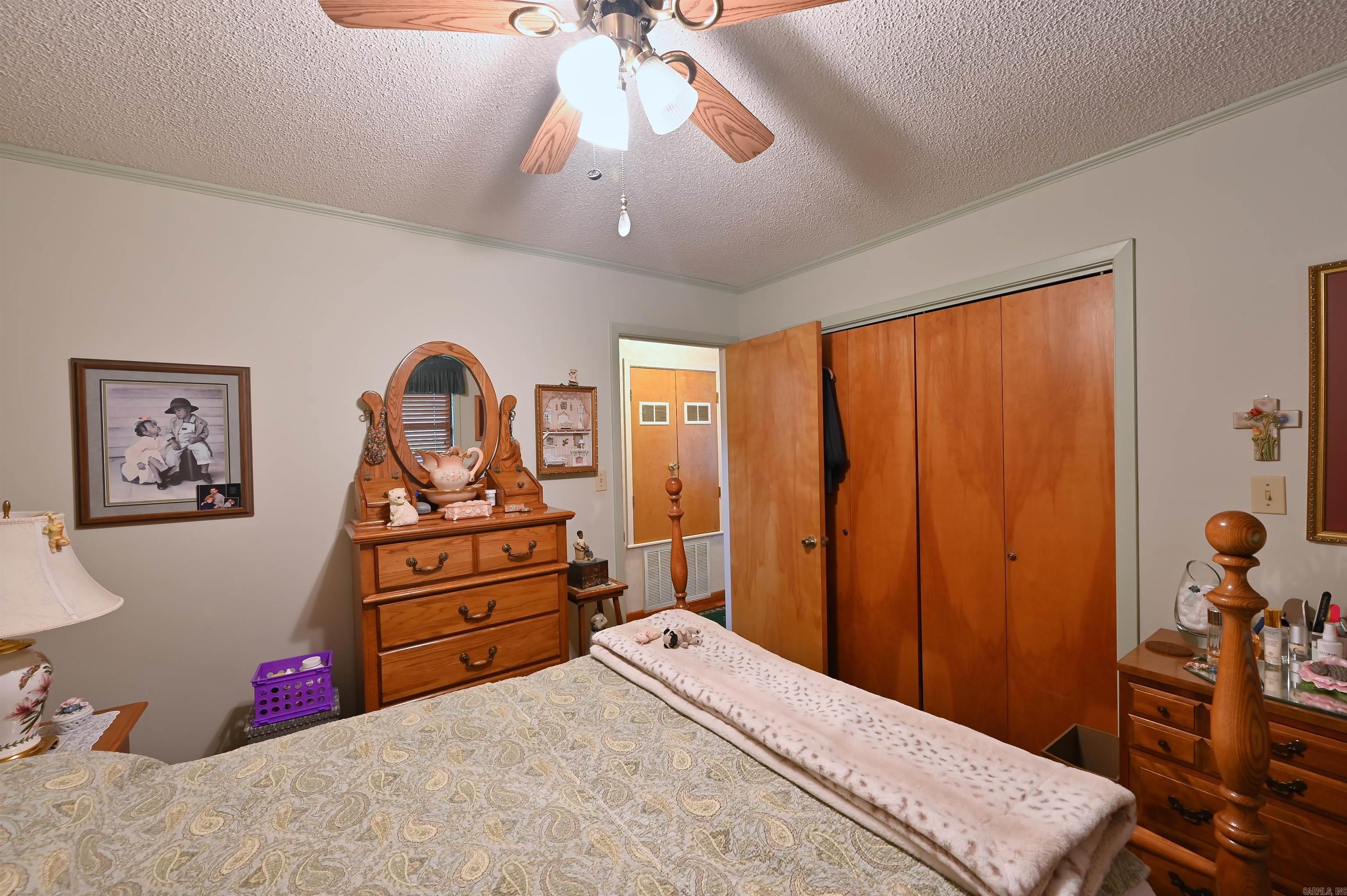 CATHERINE SHORES - Residential