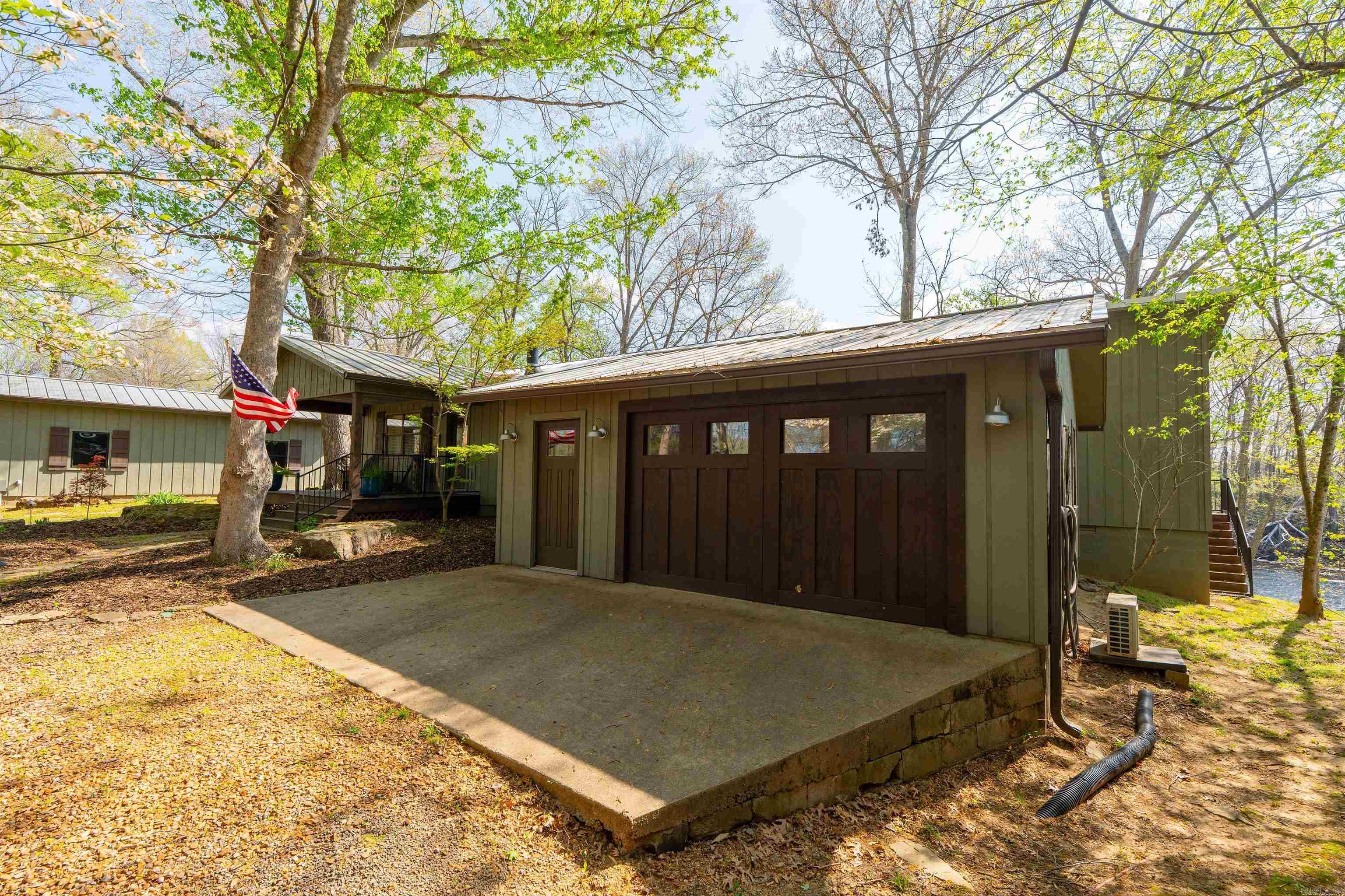 RIVER BEND - Residential