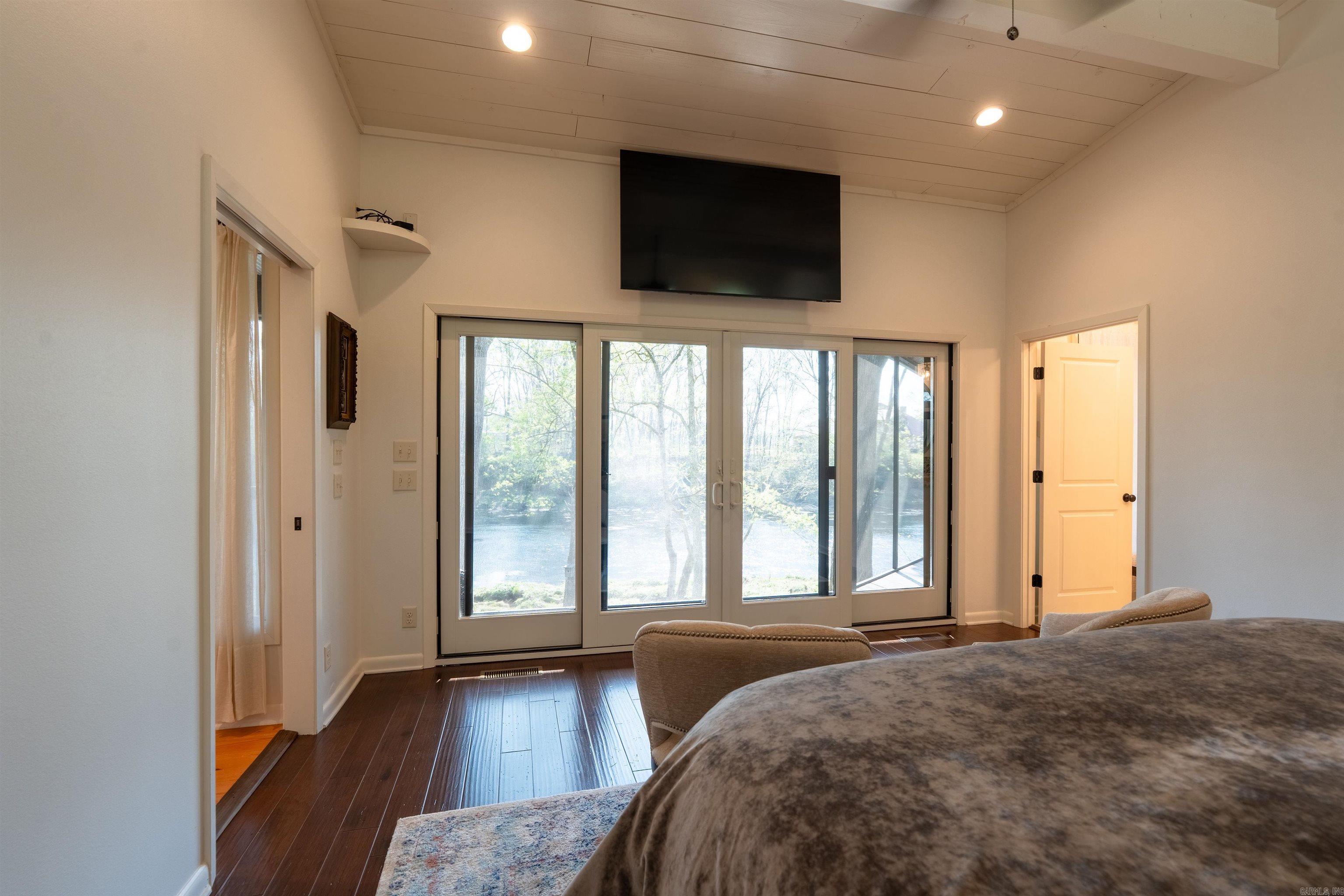 RIVER BEND - Residential