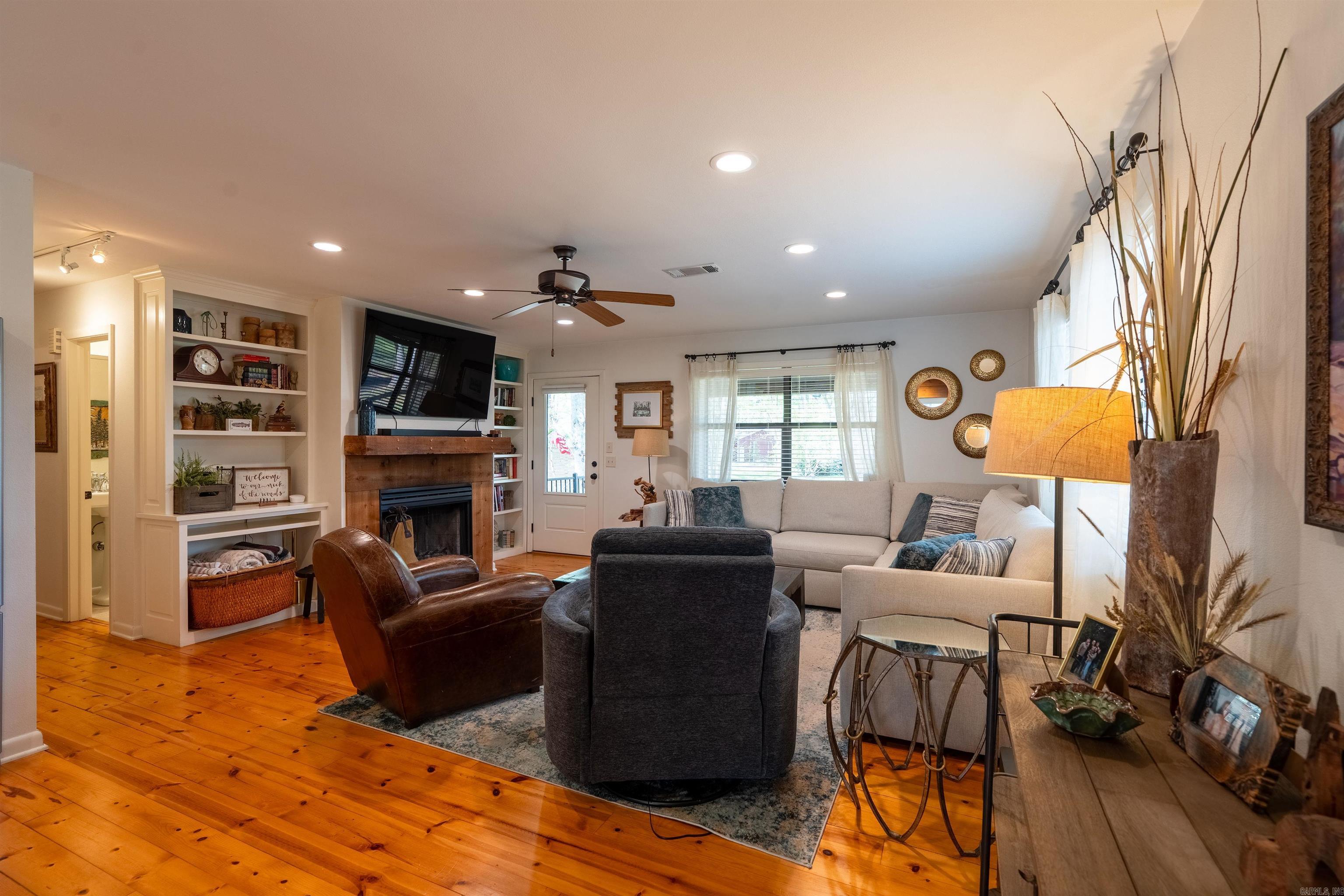 RIVER BEND - Residential