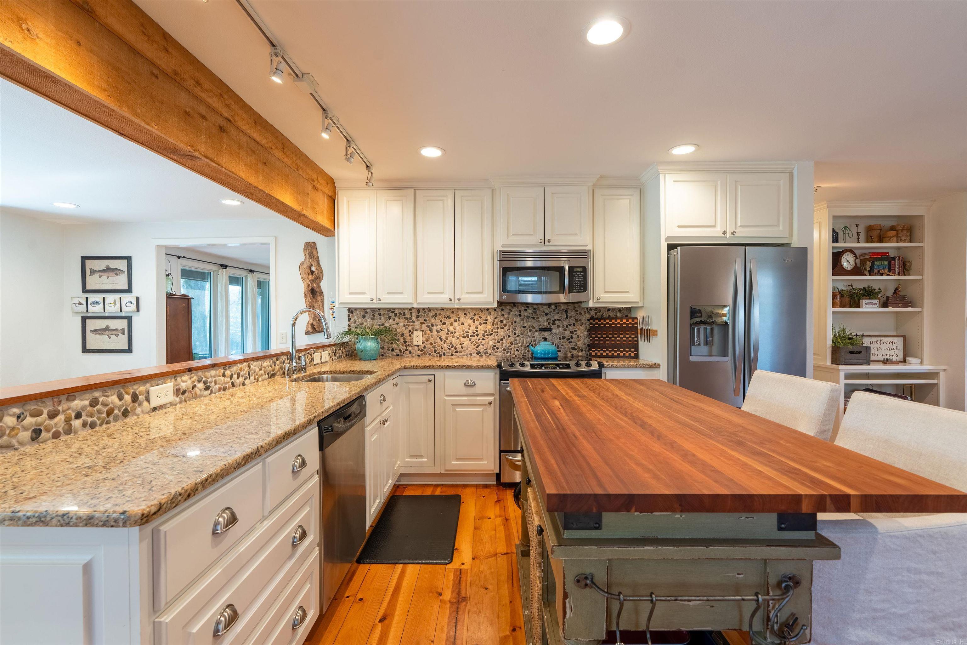 RIVER BEND - Residential