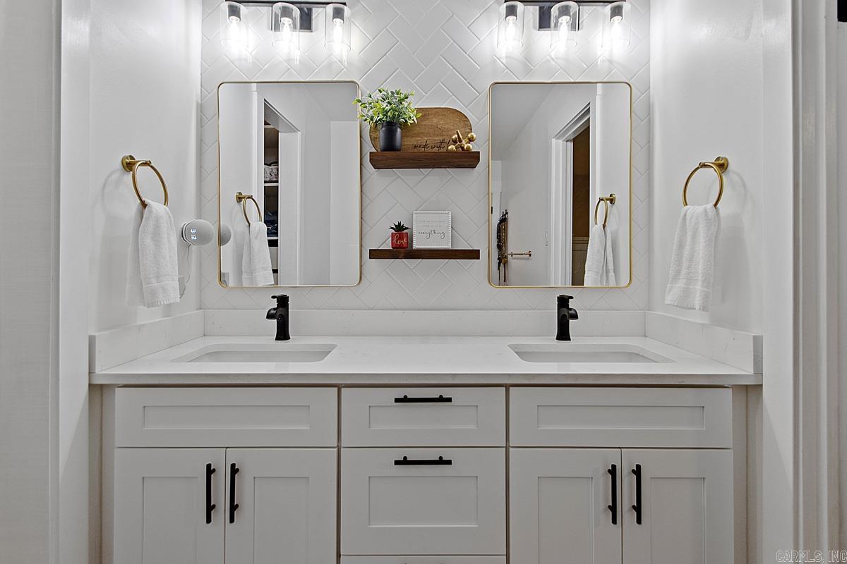 WESTLAKE - Residential