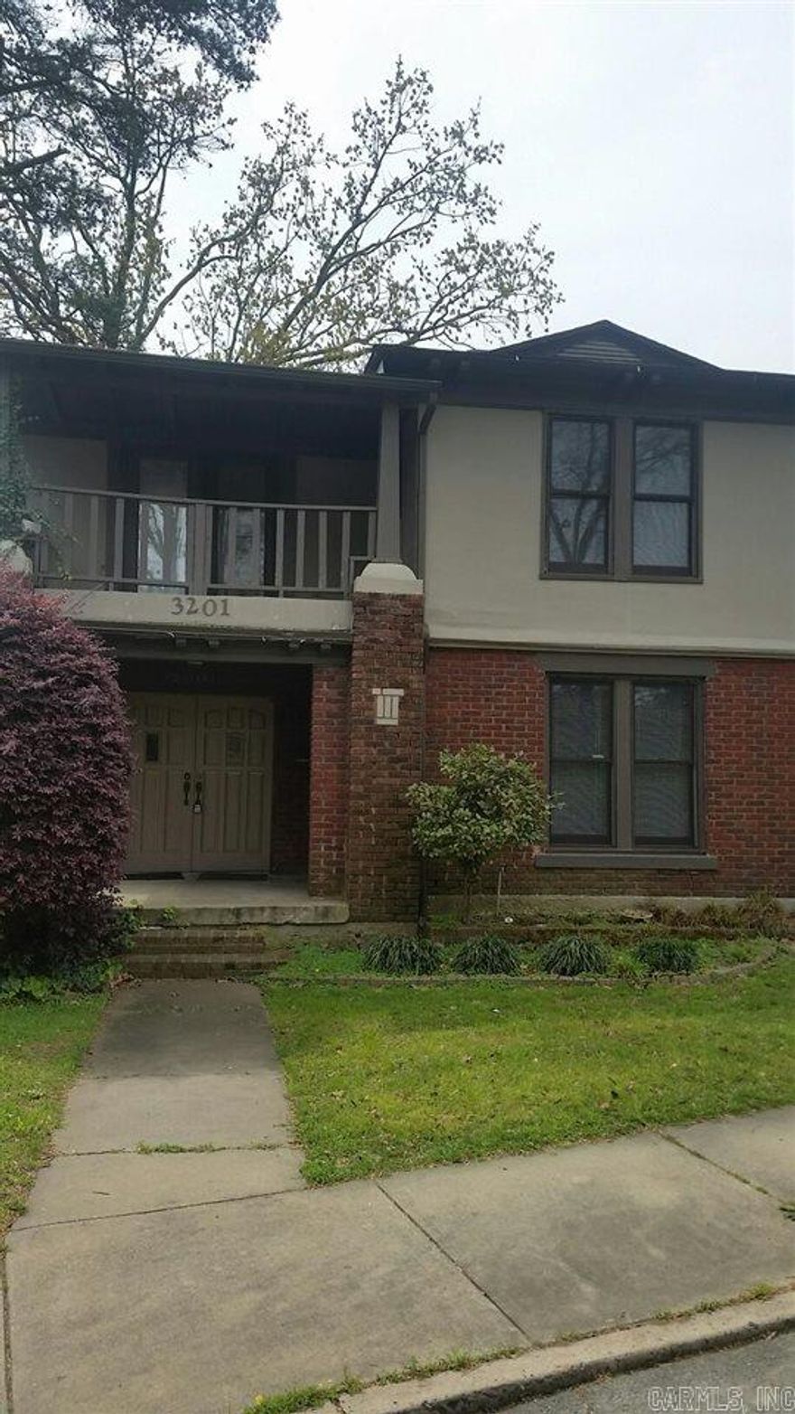 Beautiful 2 bedroom/ 1.5 bath home in historic Hillcrest neighborhood. Close to everything Hillcrest has to offer, walking distance to awesome restaurants, shopping, schools and more!